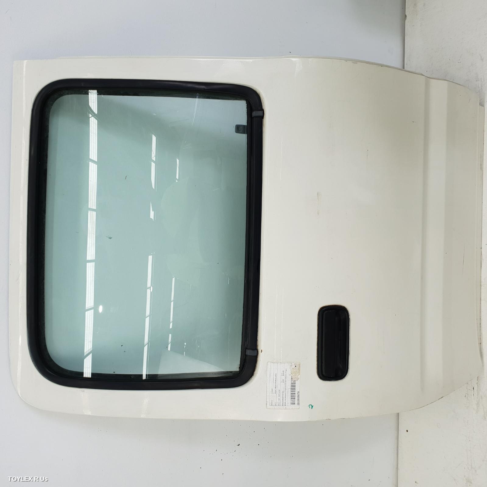 TOYOTA HILUX 2004 Right Rear Door Sliding DUAL CAB