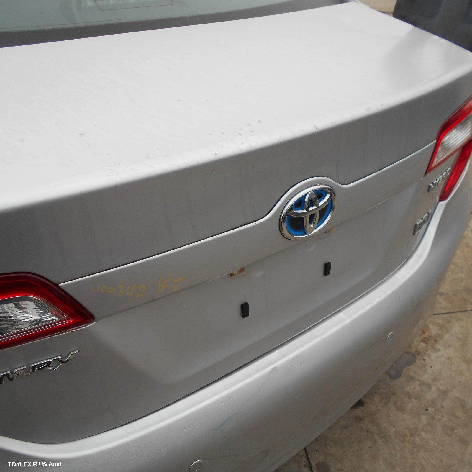 TOYOTA CAMRY 2014 Rear Garnish BOOTLID GARNISH (CENTRE), COLOUR CODED, W/ CAMERA TYPE, ACV50