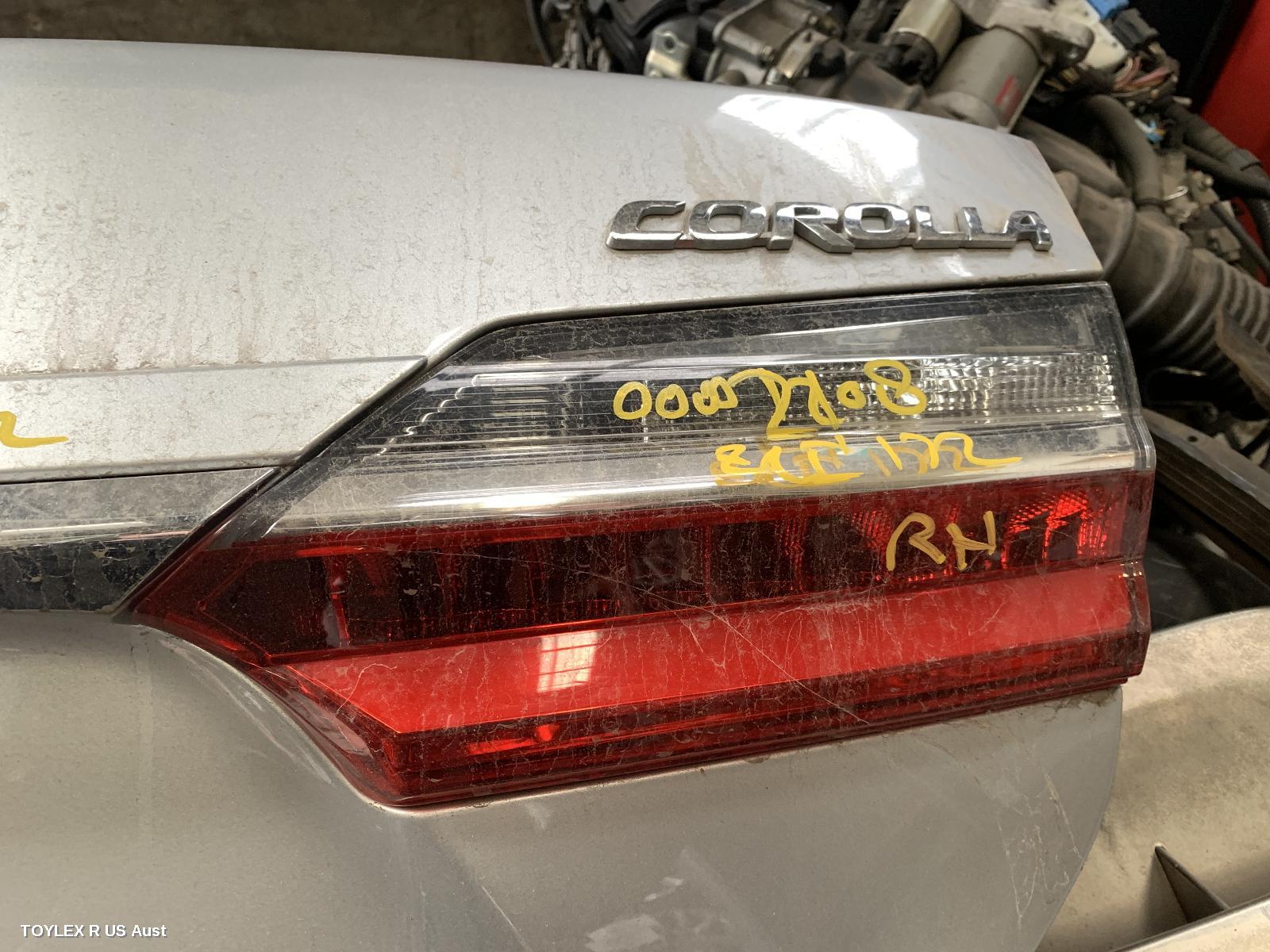 TOYOTA COROLLA 2017 Rear Garnish BOOTLID LAMP (RH SIDE), ZRE172R, SEDAN