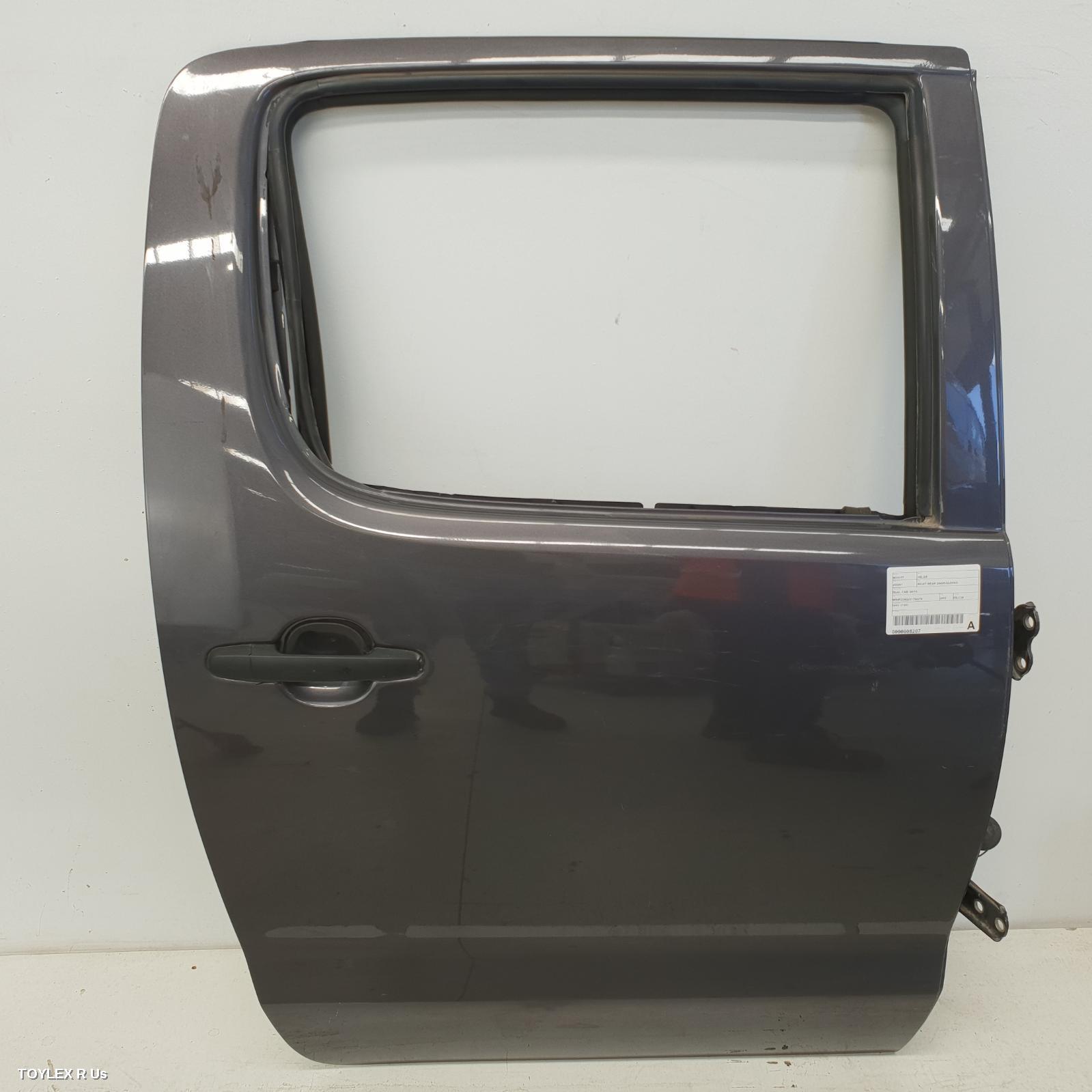 TOYOTA HILUX 2015 Right Rear Door Sliding DUAL CAB