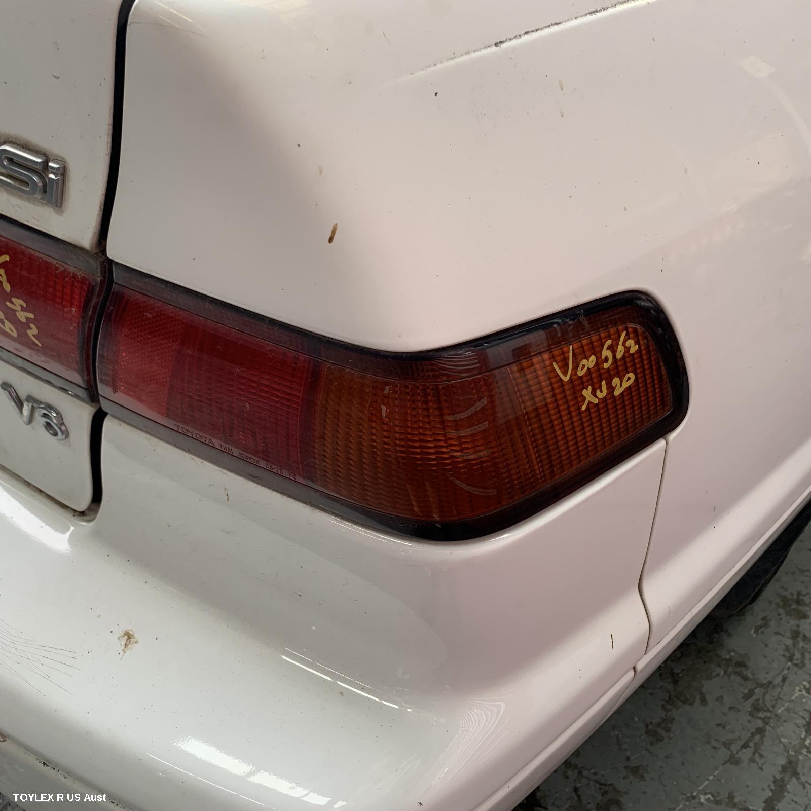 TOYOTA CAMRY 1999 Right Taillight SK20, SEDAN