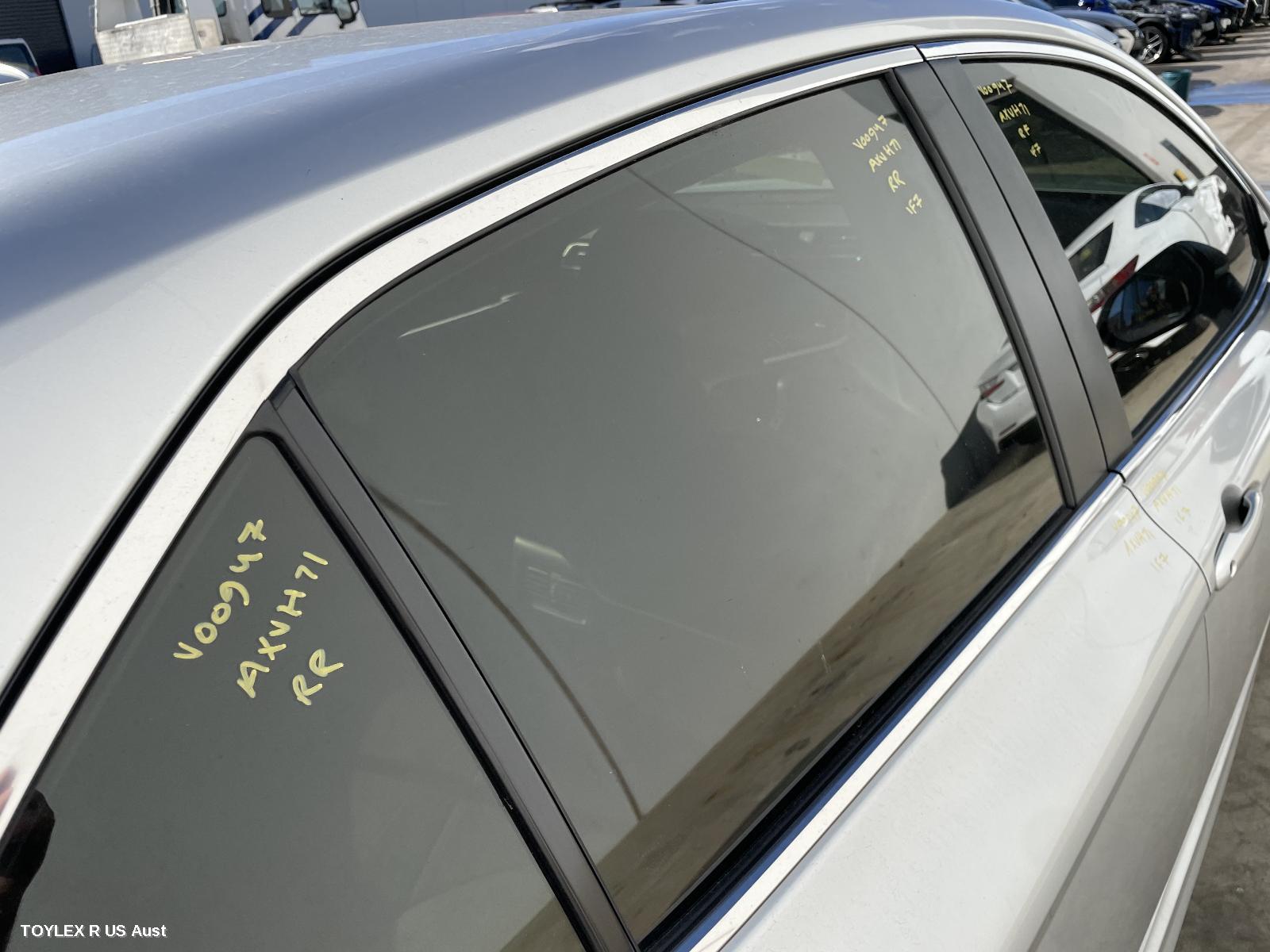 TOYOTA CAMRY 2018 Right Rear Door Window XV70