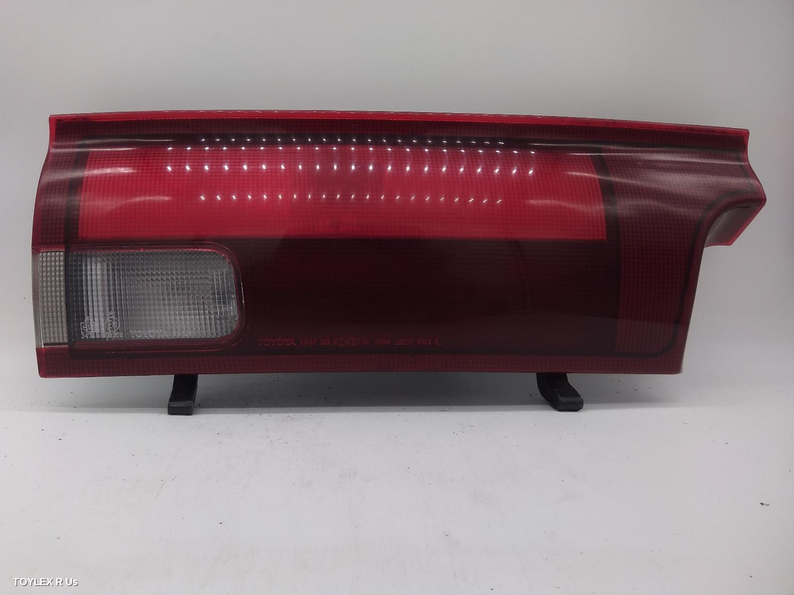 TOYOTA TARAGO 1997 Rear Garnish LH SIDE GARNISH, TCR10