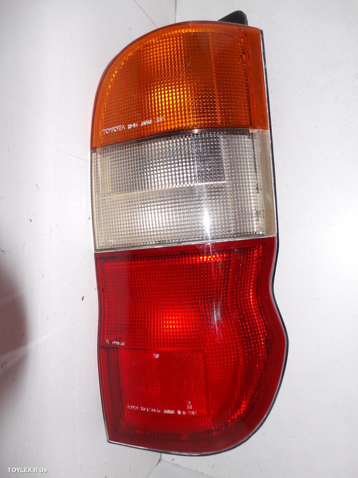TOYOTA HIACE 2001 Right Taillight SBV