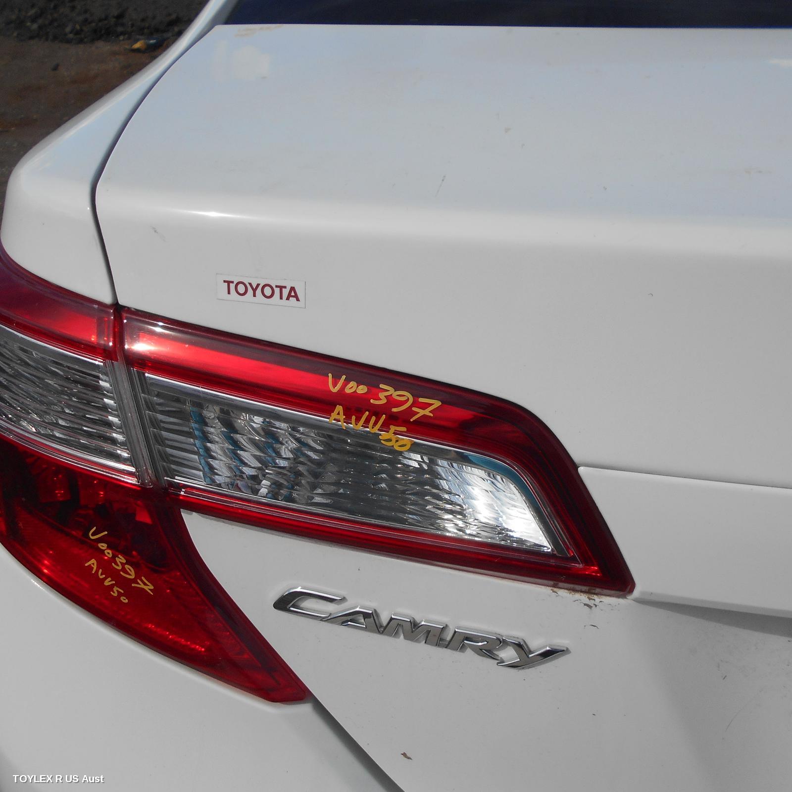 TOYOTA CAMRY 2013 Rear Garnish BOOTLID LAMP (LH SIDE), AVV50, HYBRID