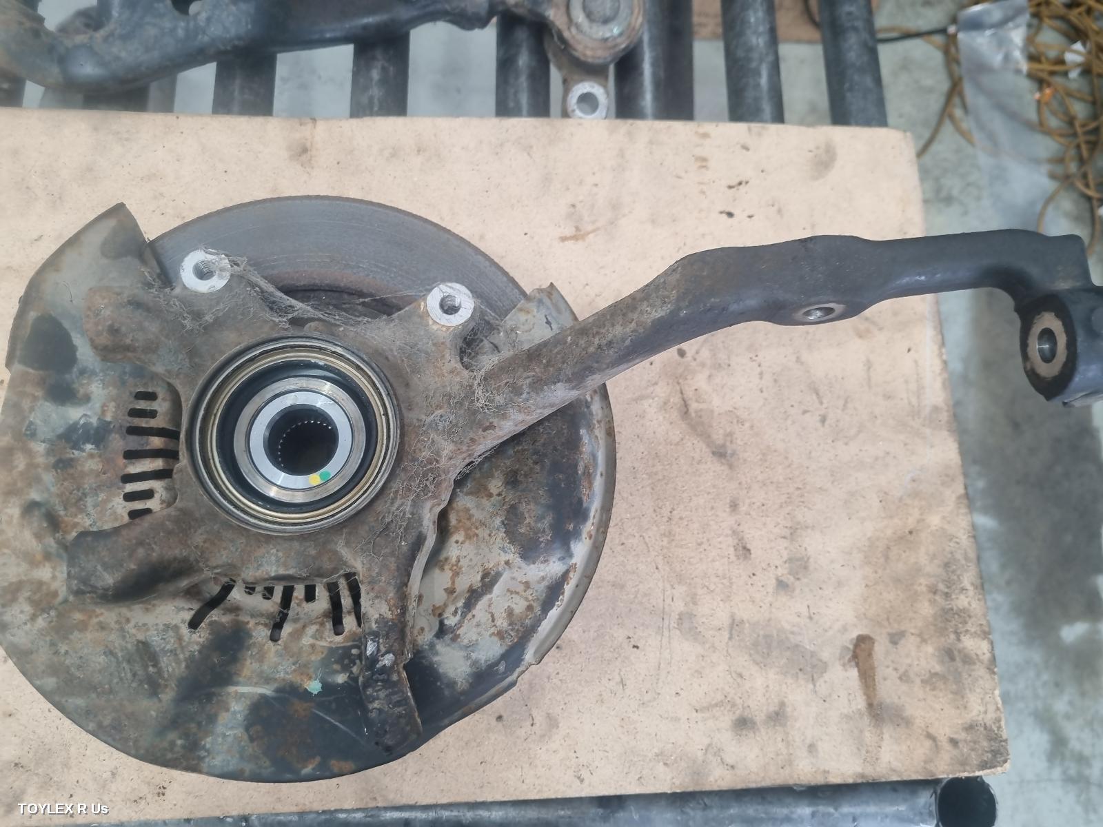 TOYOTA HILUX 2007 Steering Knuckle LH SIDE, 4WD