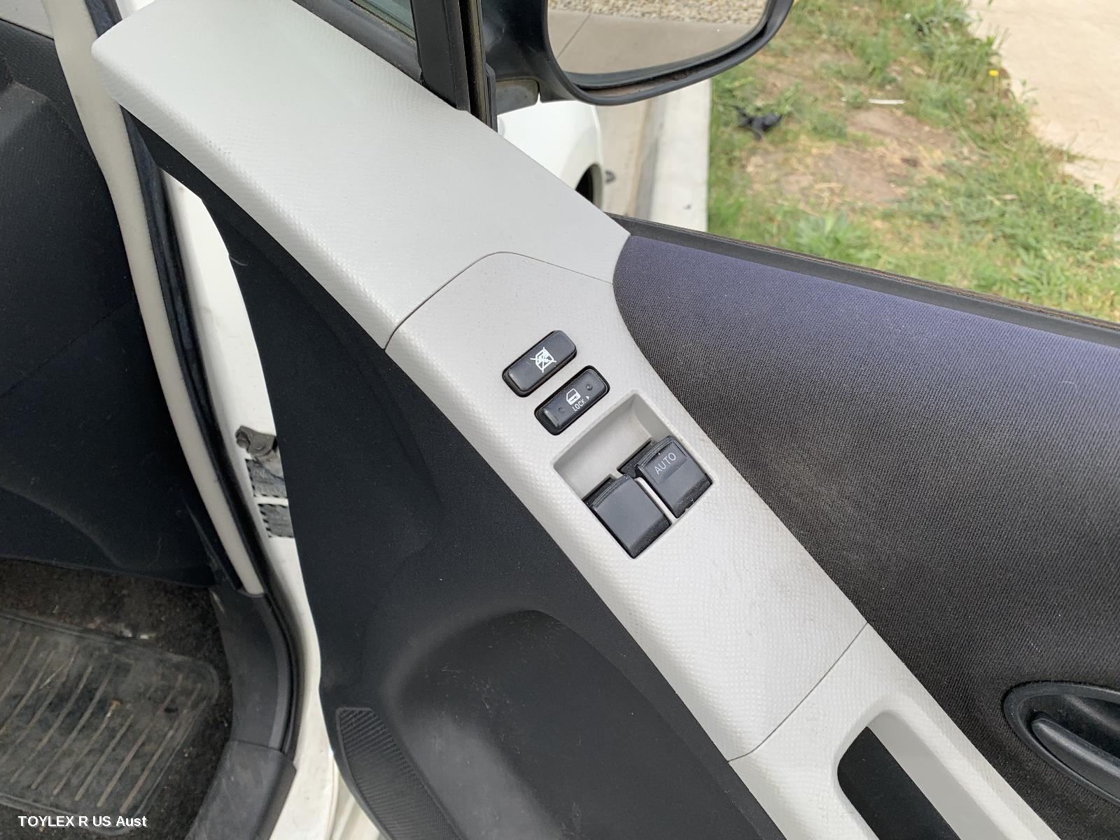 TOYOTA YARIS 2007 Pwr Dr Wind Switch RH FRONT (MASTER SWITCH), 2 SWITCH TYPE, 3DR HATCH, NCP9#