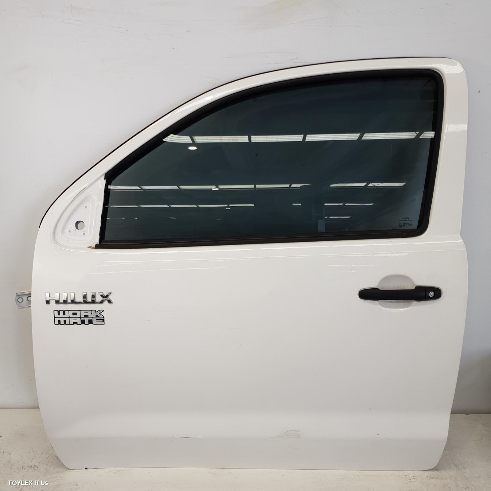 TOYOTA HILUX 2011 Left Front Door SINGLE/EXTRA CAB