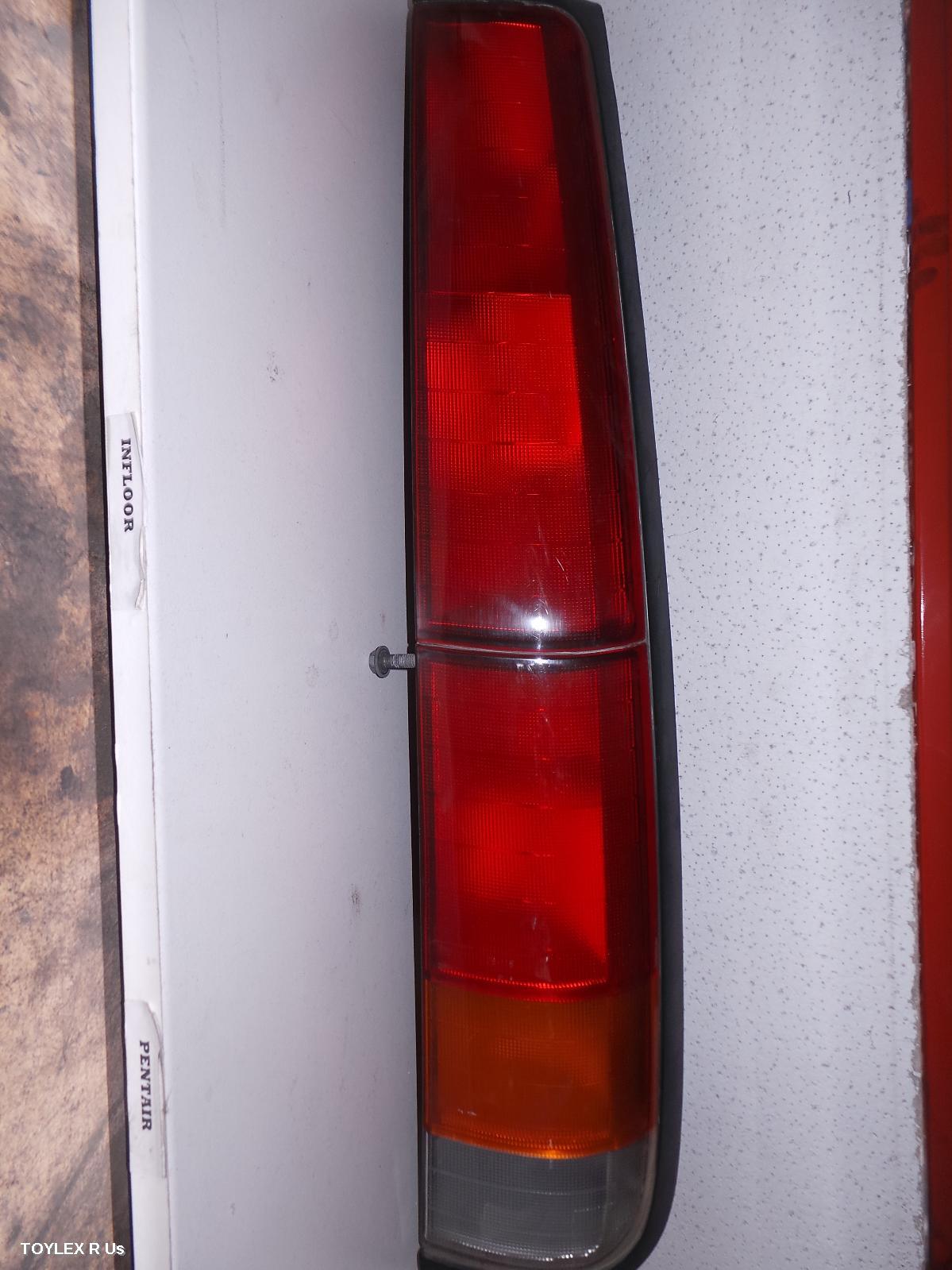 TOYOTA SPACIA 1999 Right Taillight SR40