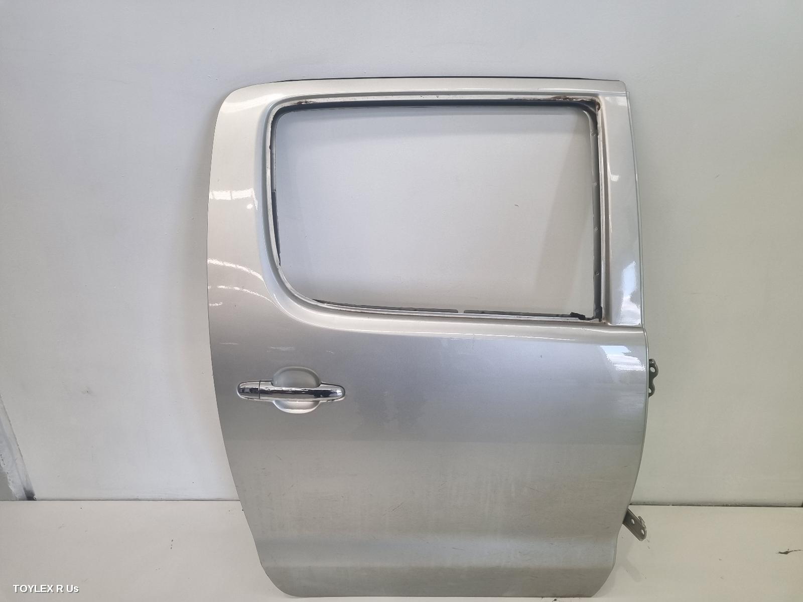 TOYOTA HILUX 2014 Right Rear Door Sliding DUAL CAB