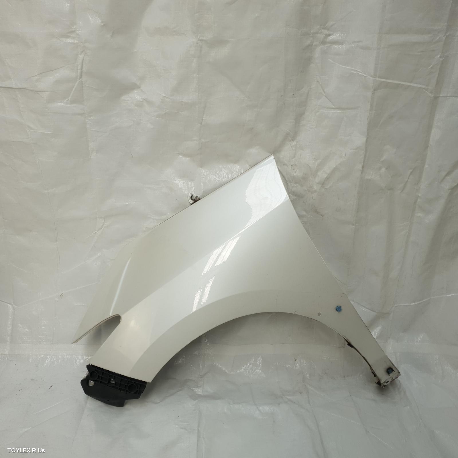 TOYOTA ESTIMA 2007 Left Guard XR50, AERAS, W/ MOULD TYPE, 05-19 (IMPORT)