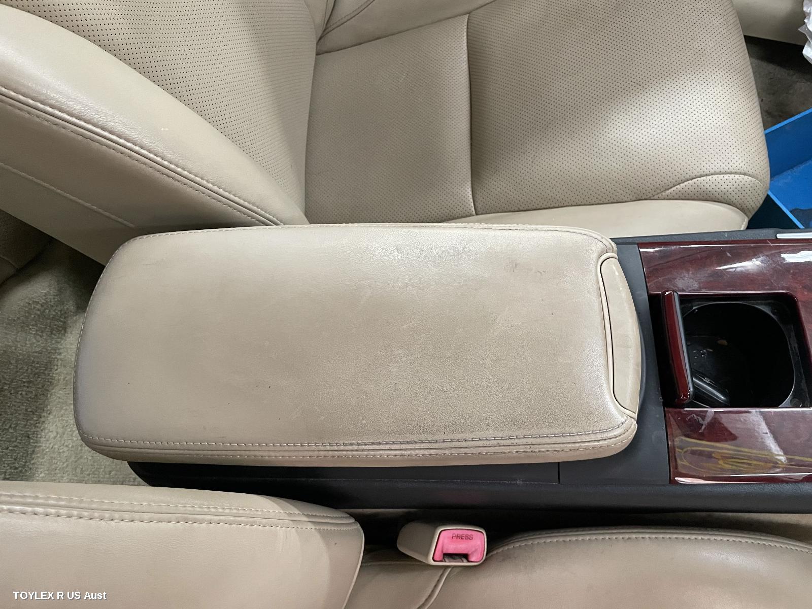 LEXUS IS250/IS250C 2007 Console GSE20R