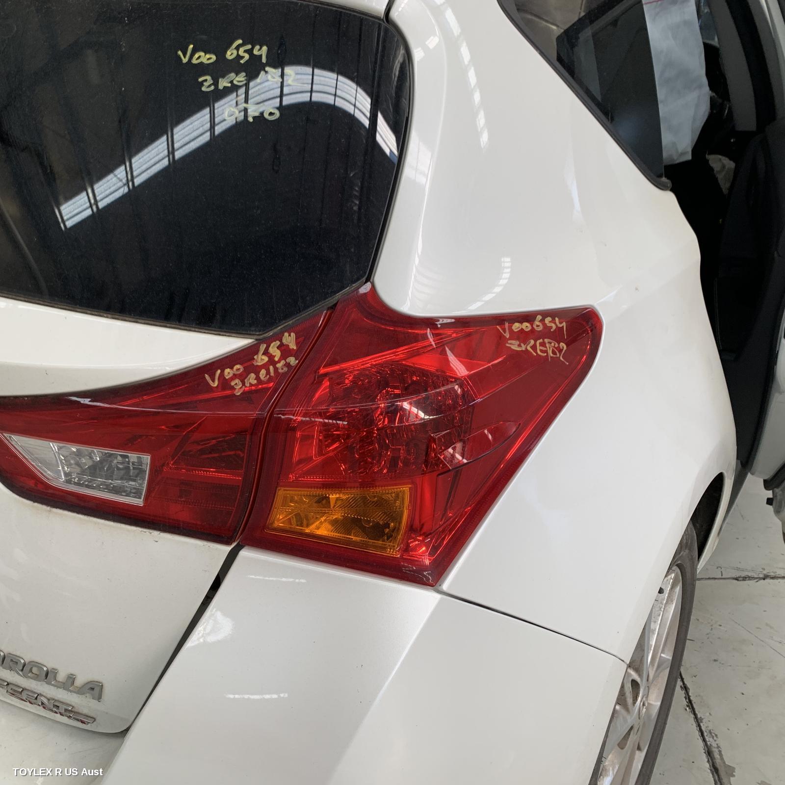 TOYOTA COROLLA 2013 Right Taillight ZRE182R/ZWE186R, HATCH