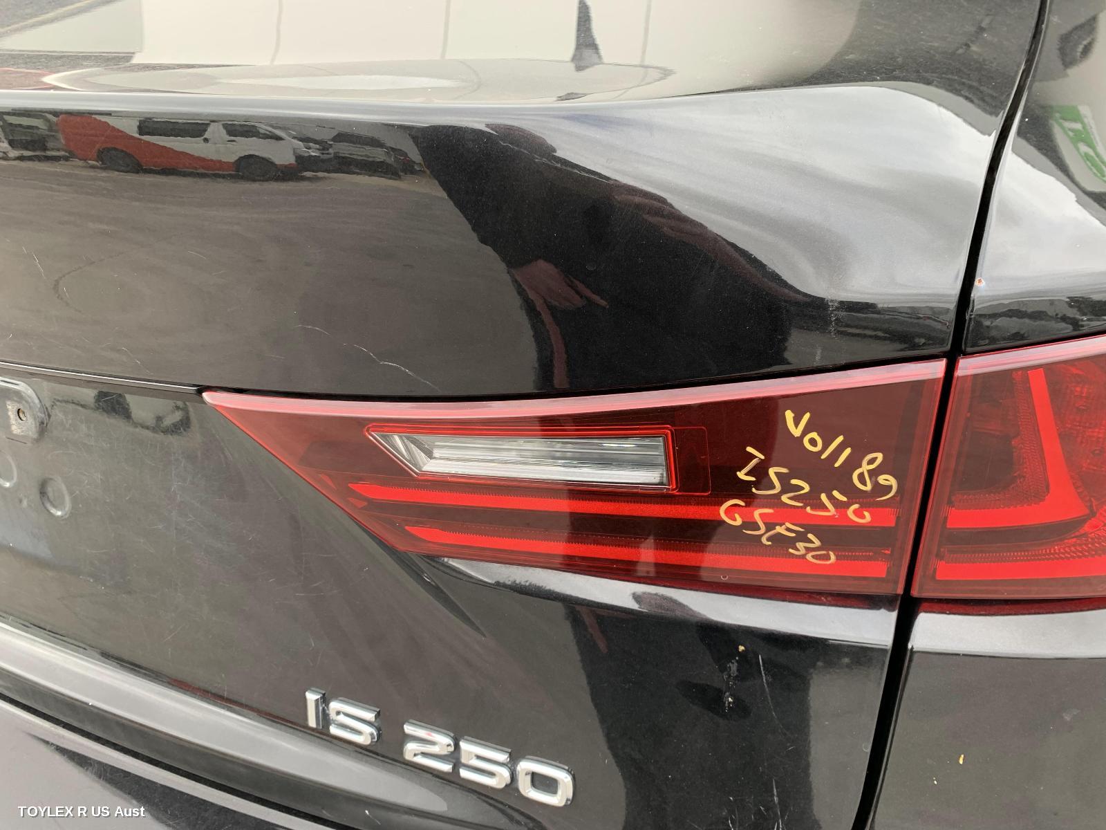 LEXUS IS SERIES 2014 Rear Garnish BOOTLID LAMP (RH SIDE), XE30