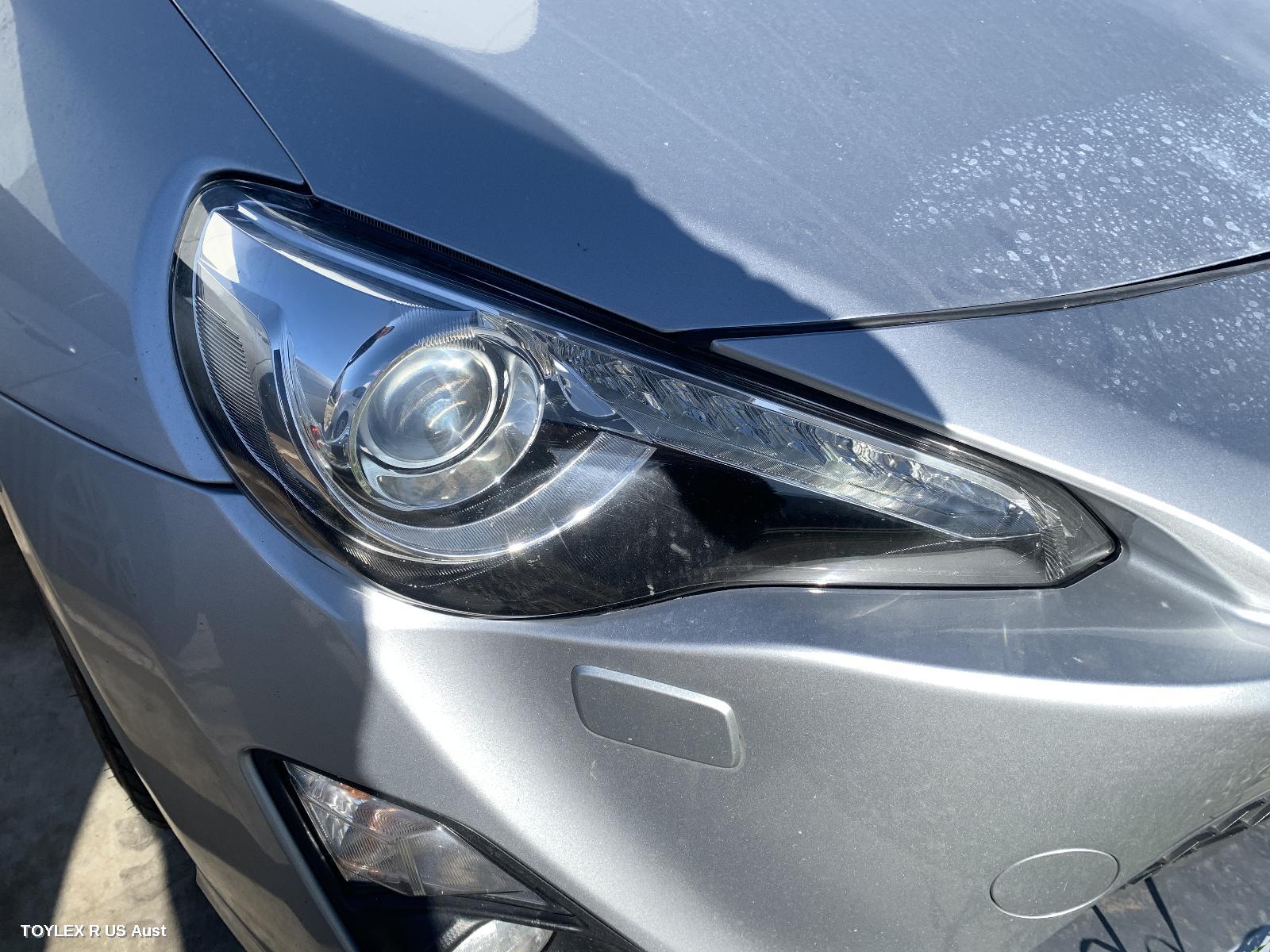 TOYOTA 86 2015 Right Headlamp ZN6, GTS, XENON TYPE