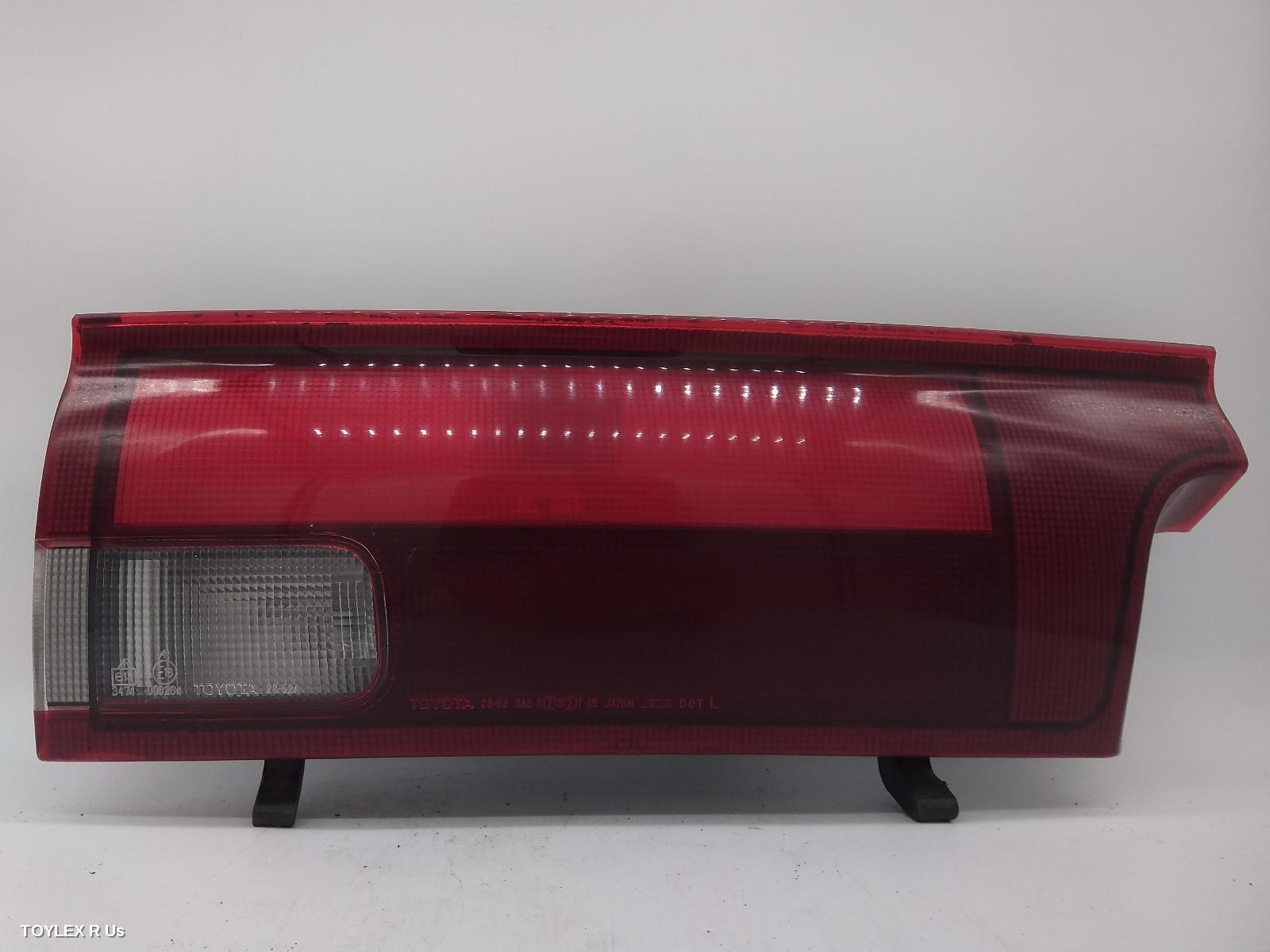 TOYOTA TARAGO 1995 Rear Garnish LH SIDE GARNISH, TCR10