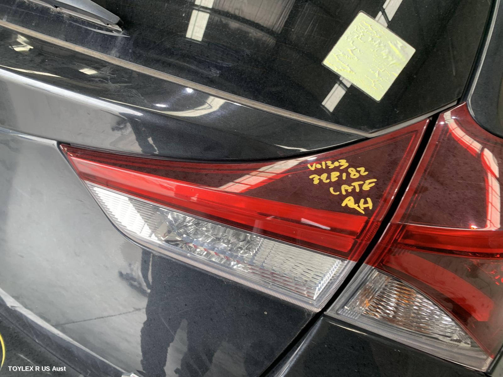 TOYOTA COROLLA 2015 Rear Garnish TAILGATE LAMP (RH SIDE), ZRE182R/ZWE186R, HATCH