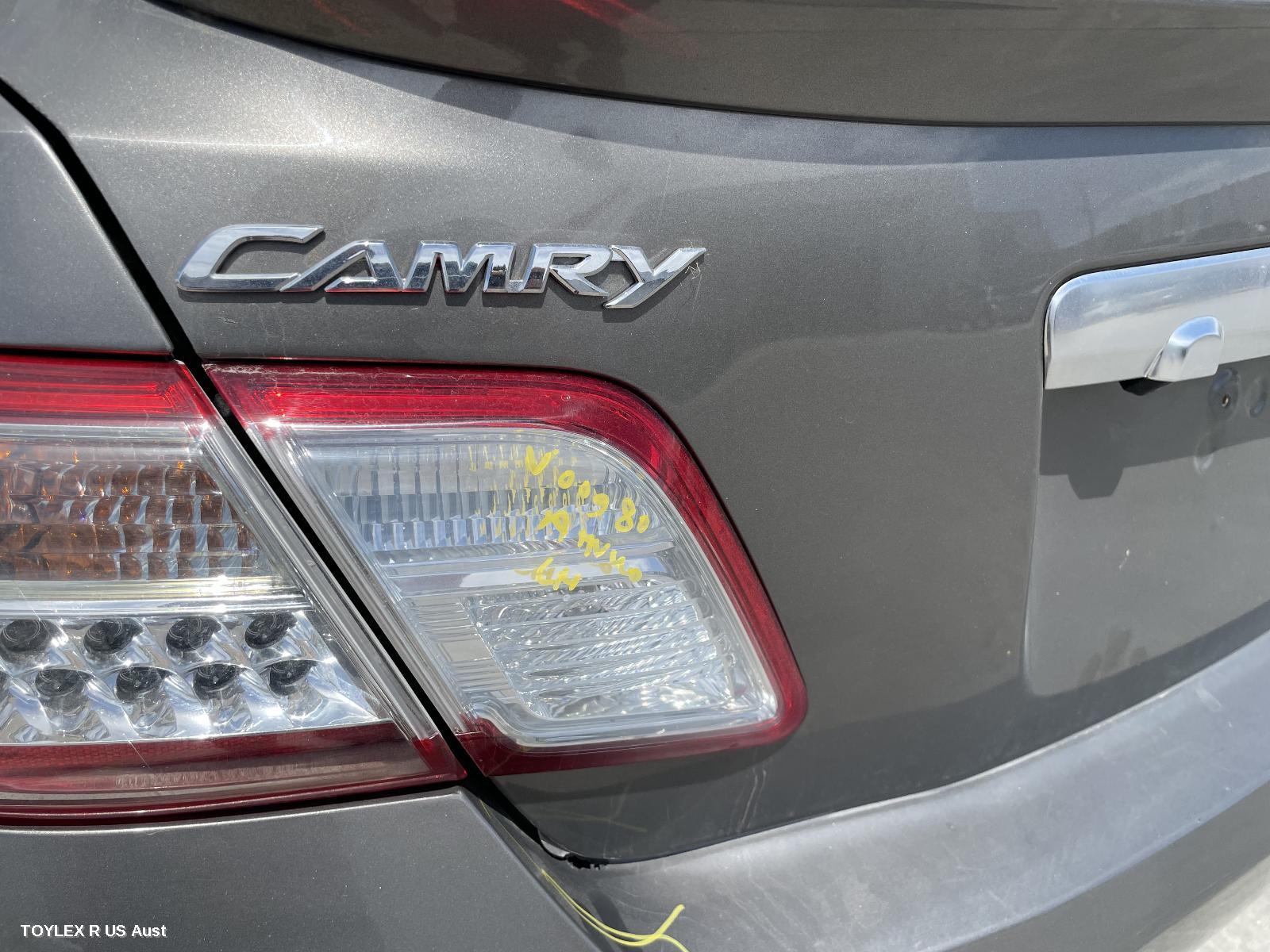 TOYOTA CAMRY 2010 Rear Garnish BOOTLID LAMP (LH SIDE), HYBRID, LED TYPE, AHV40