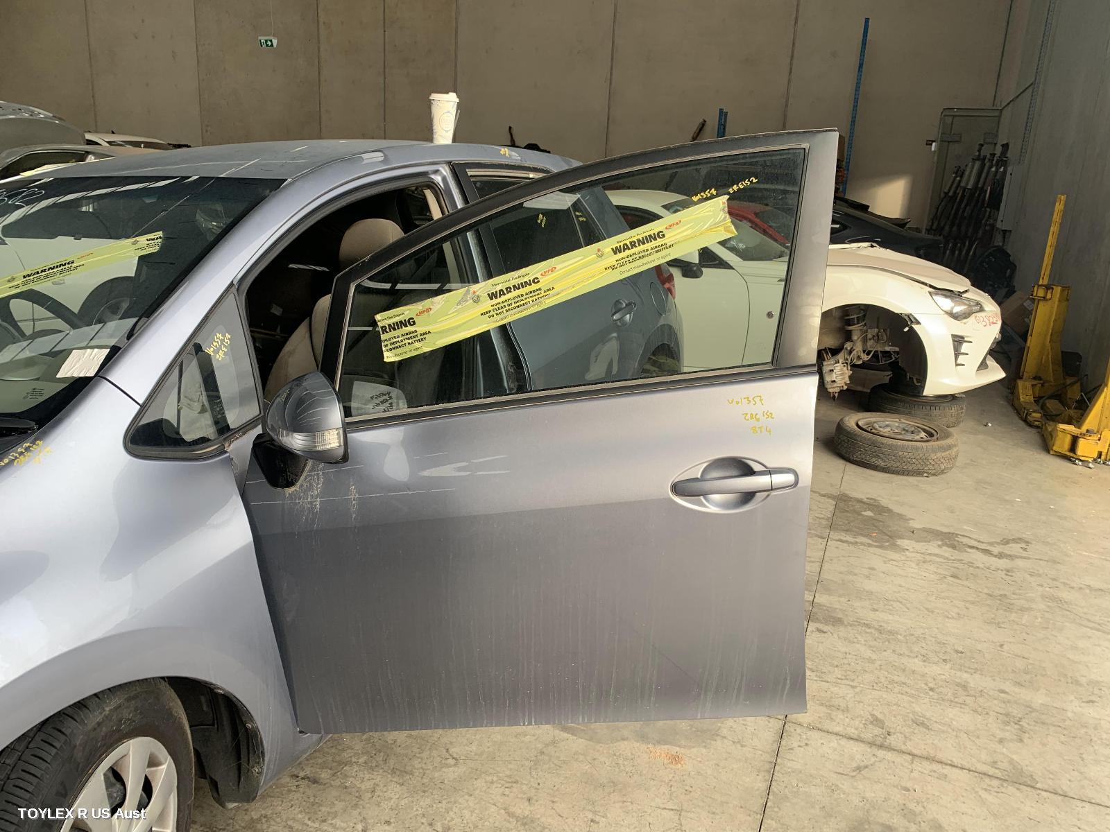 TOYOTA COROLLA 2010 Left Front Door ZRE152R, HATCH