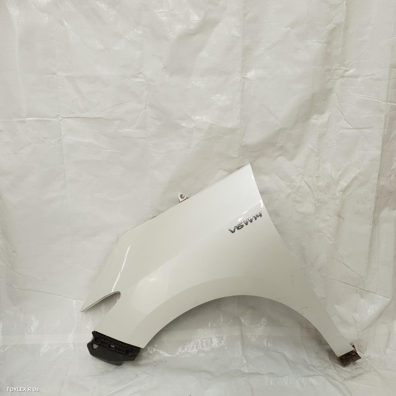 TOYOTA TARAGO 2010 Left Guard ACR50R