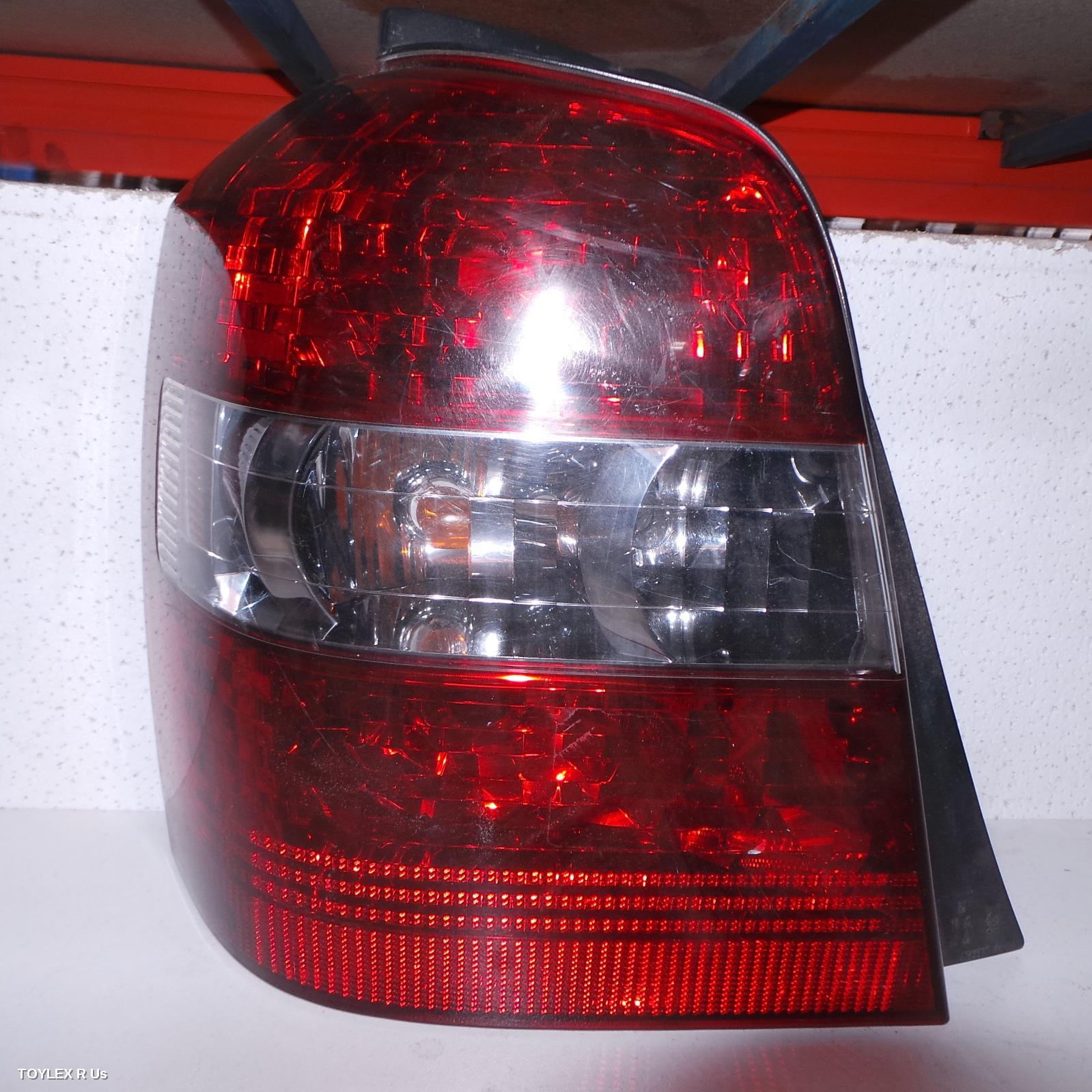 TOYOTA KLUGER 2002 Left Taillight MCU28R