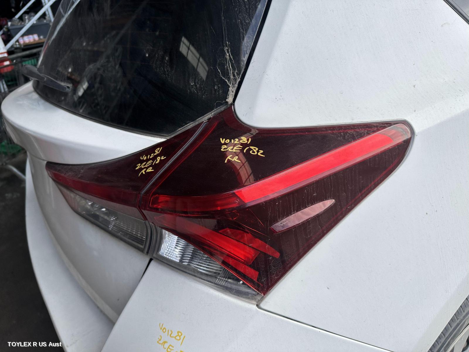 TOYOTA COROLLA 2015 Right Taillight ZRE182R, HATCH
