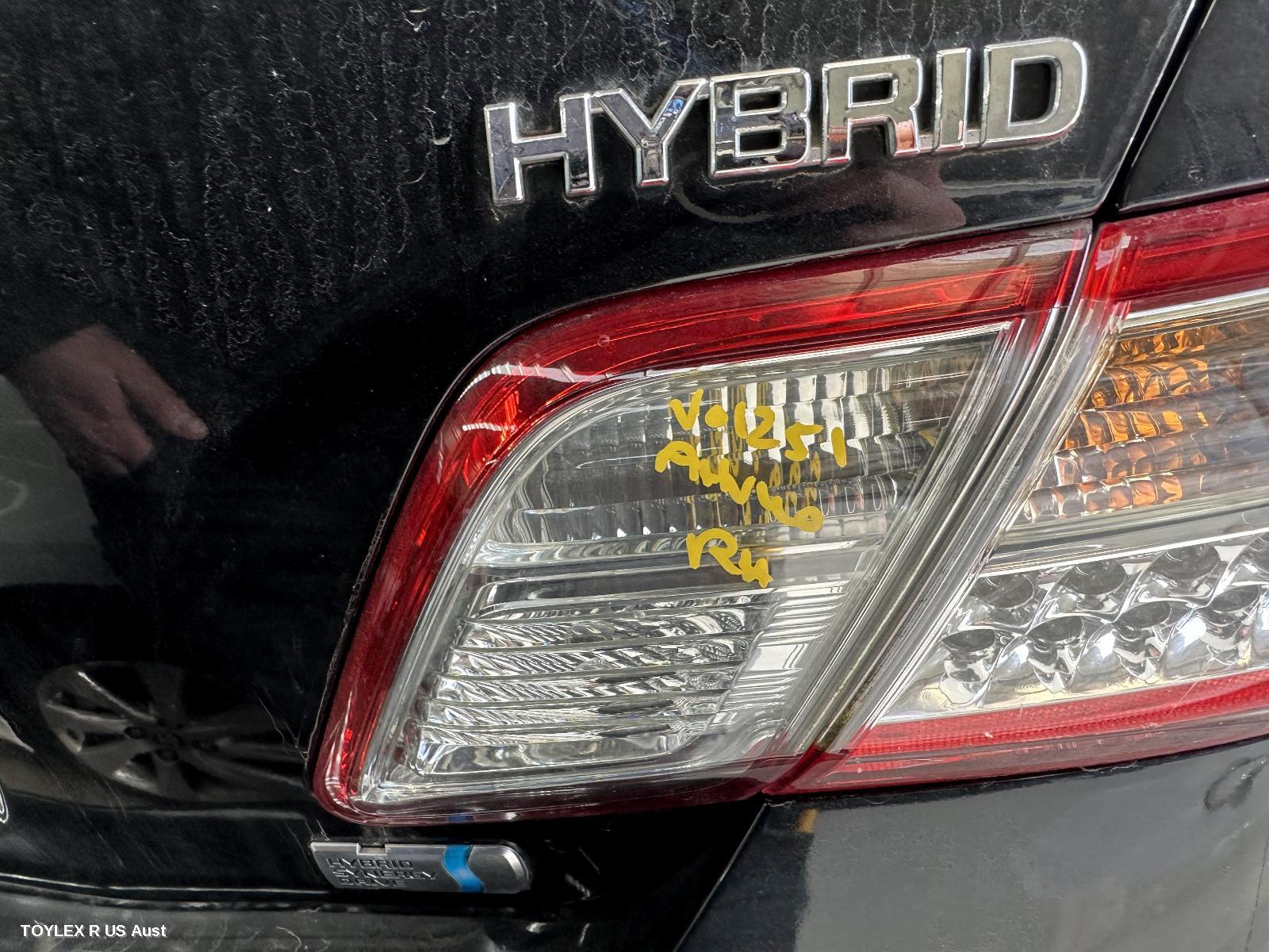 TOYOTA CAMRY 2010 Rear Garnish BOOTLID LAMP (RH SIDE), HYBRID, LED TYPE, AHV40