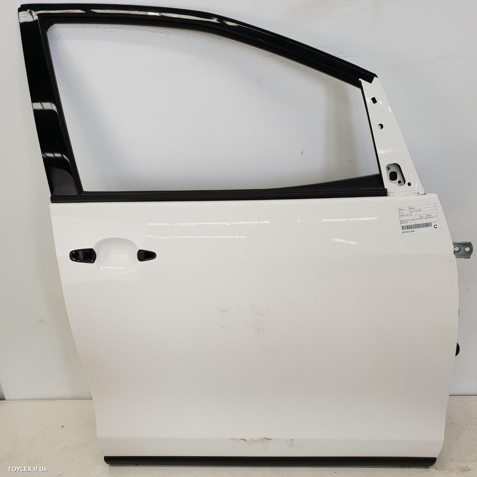 TOYOTA TARAGO 2014 Right Front Door ACR50R