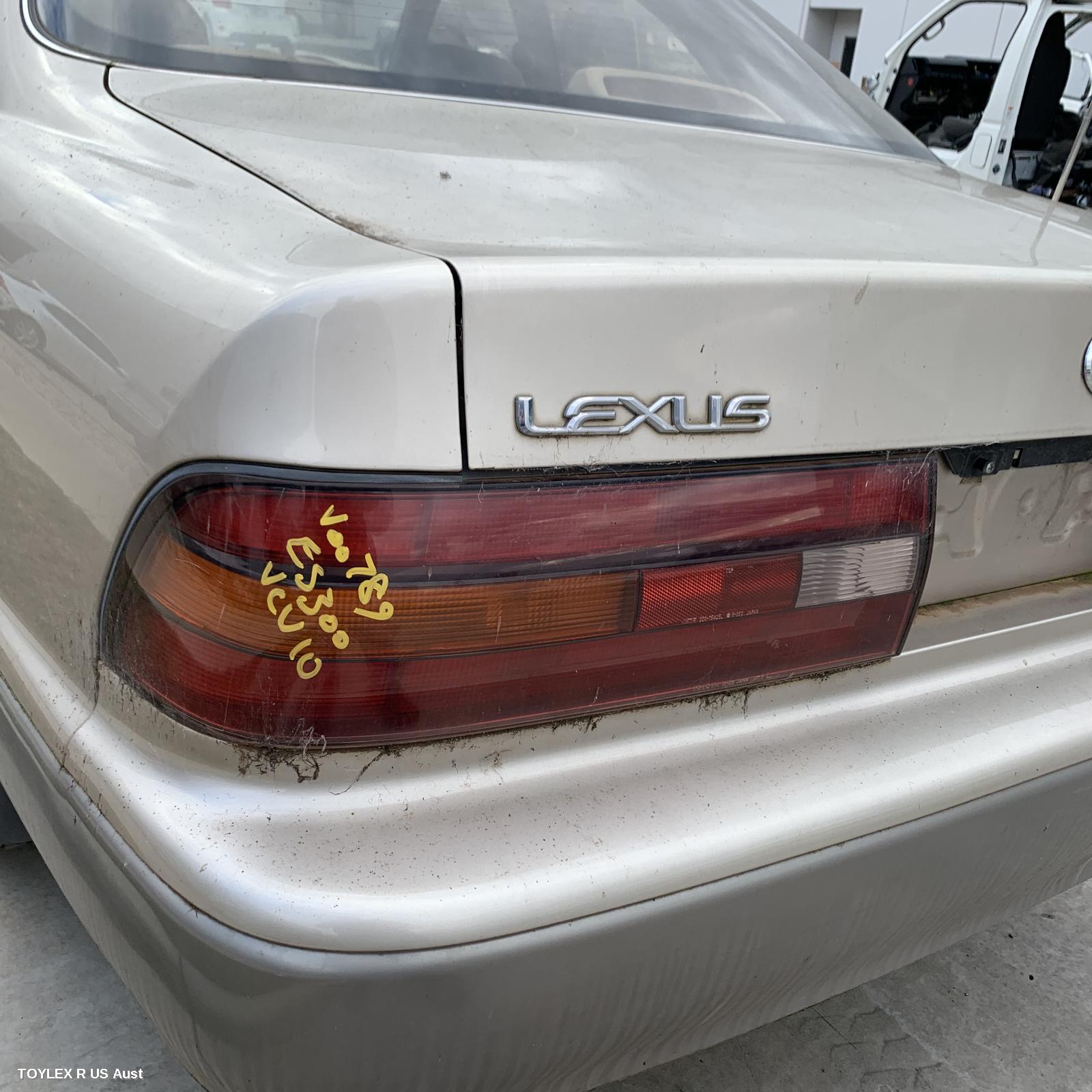 LEXUS ES300 (92-05) 1993 Left Taillight VCV10, ORANGE FLASHER, KOITO, LENS# 32-128