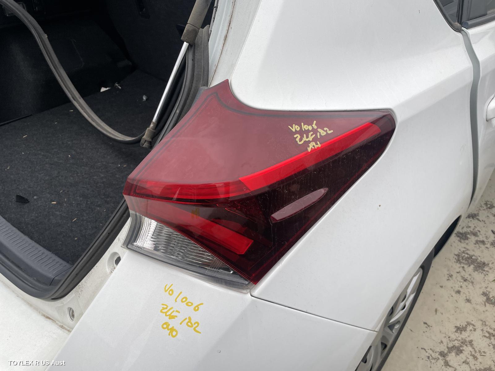 TOYOTA COROLLA 2015 Right Taillight ZRE182R, HATCH