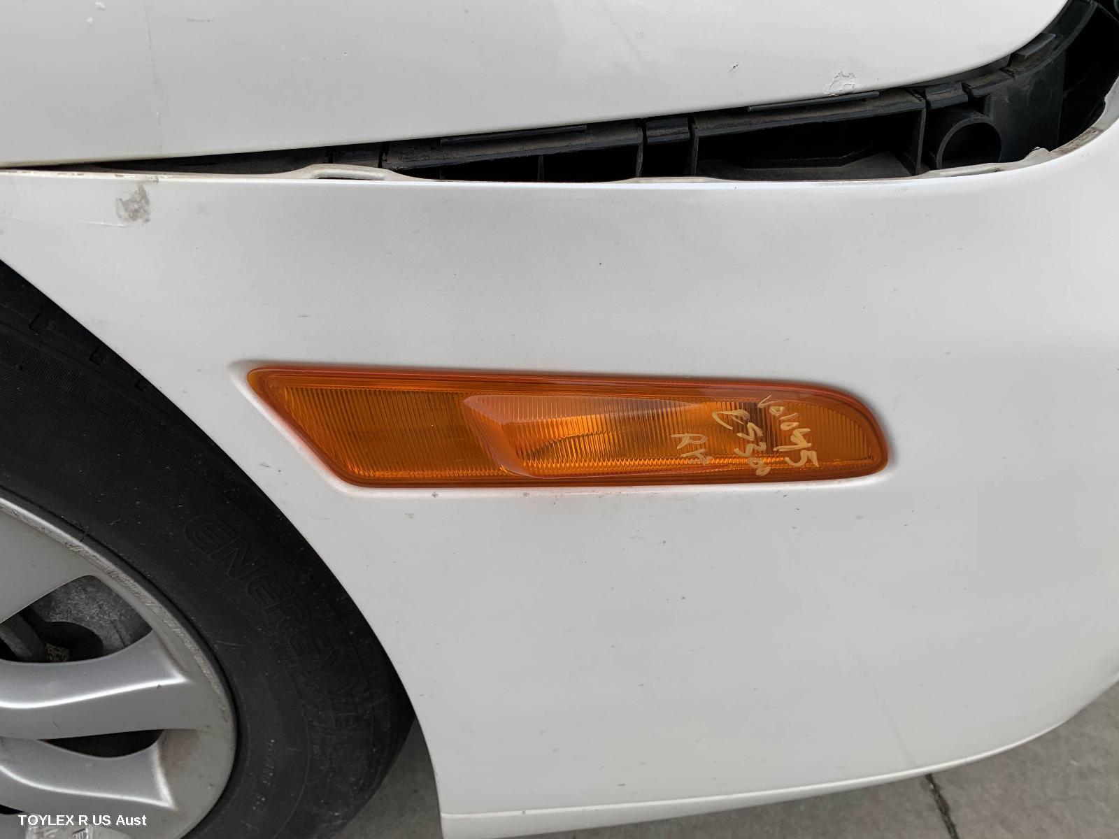 LEXUS ES300 (92-05) 2001 Right Indicator/Fog/Side BUMPER FLASHER, MCV30