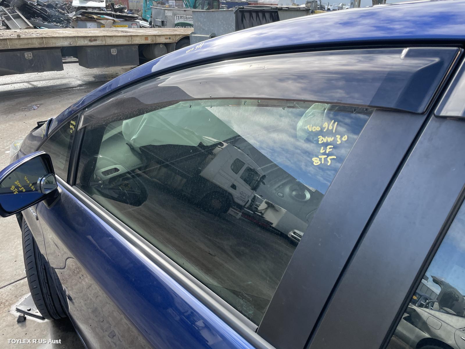 TOYOTA PRIUS 2009 Left Front Door Window ZVW30R, POWER