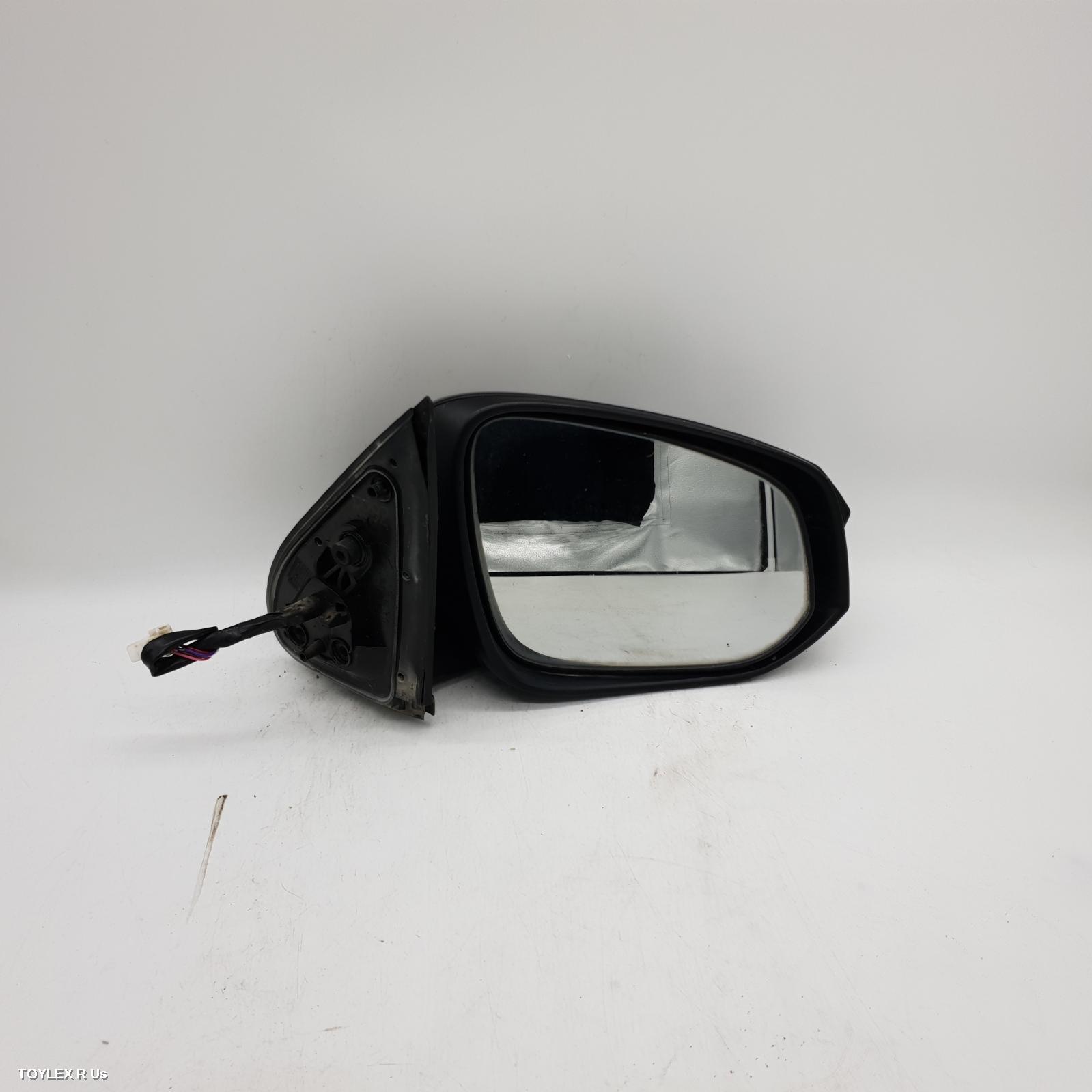 TOYOTA HILUX 2023 Right Door Mirror MANUAL FOLDING, BLACK, W/ INDICATOR TYPE