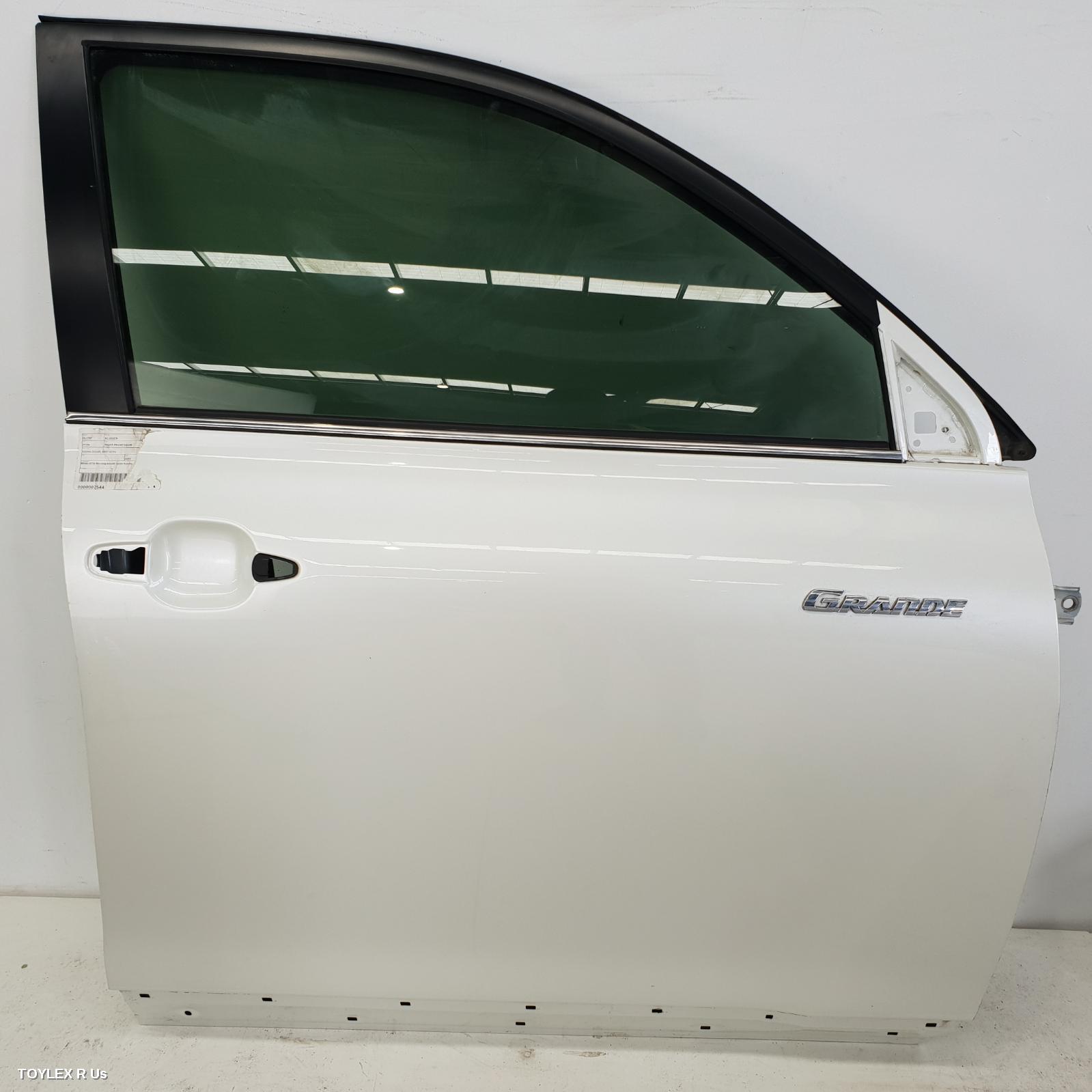 TOYOTA KLUGER 2011 Right Front Door GSU40-GSU45