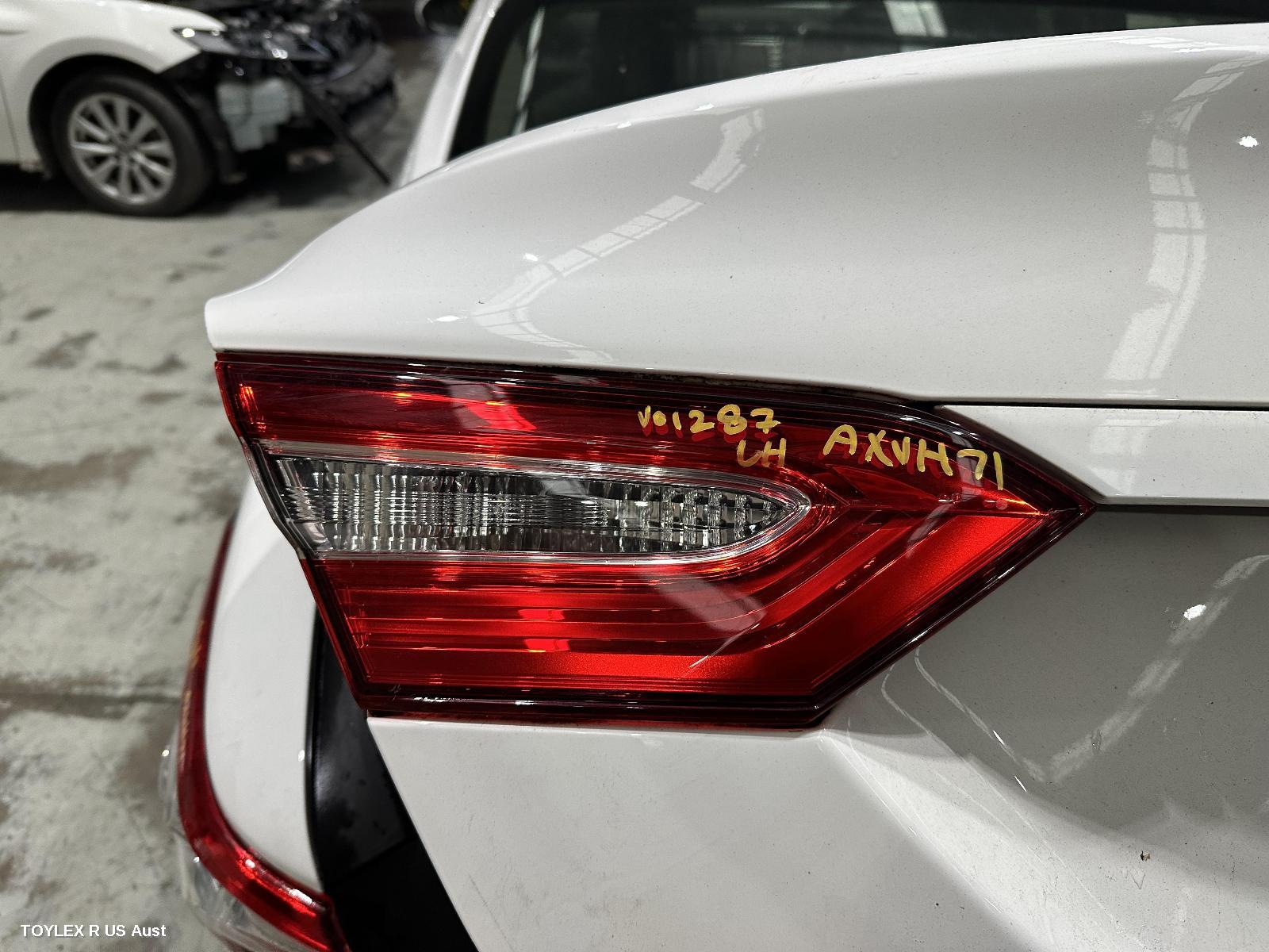 TOYOTA CAMRY 2019 Rear Garnish BOOTLID LAMP (LH SIDE), NON LED TYPE, XV70