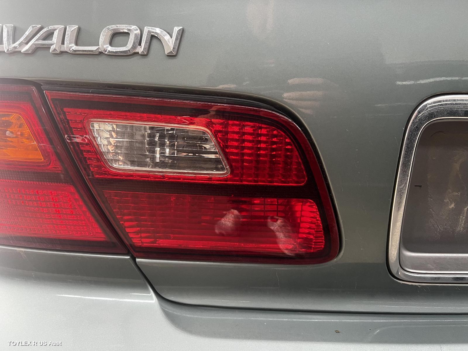 TOYOTA AVALON 2003 Rear Garnish BOOTLID LAMP (LH SIDE), MCX10R