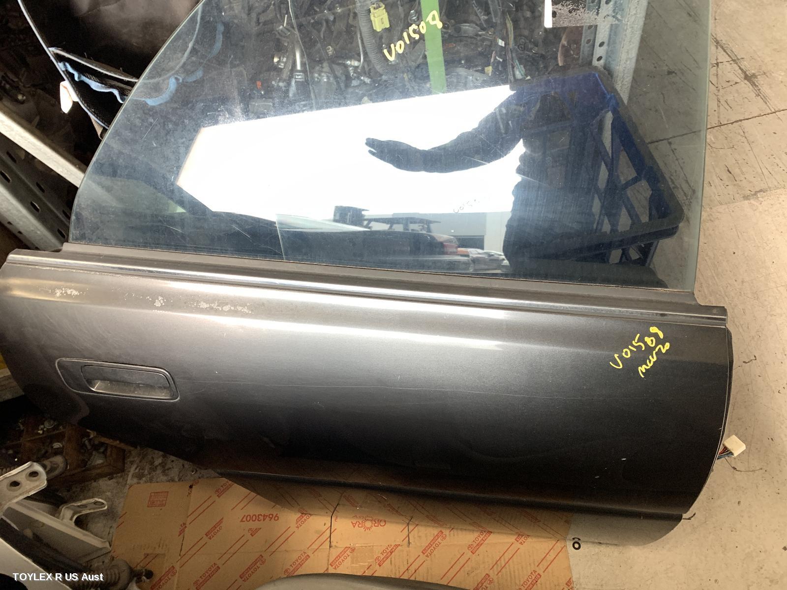 LEXUS ES300 (92-05) 2000 Right Rear Door Sliding MCV20