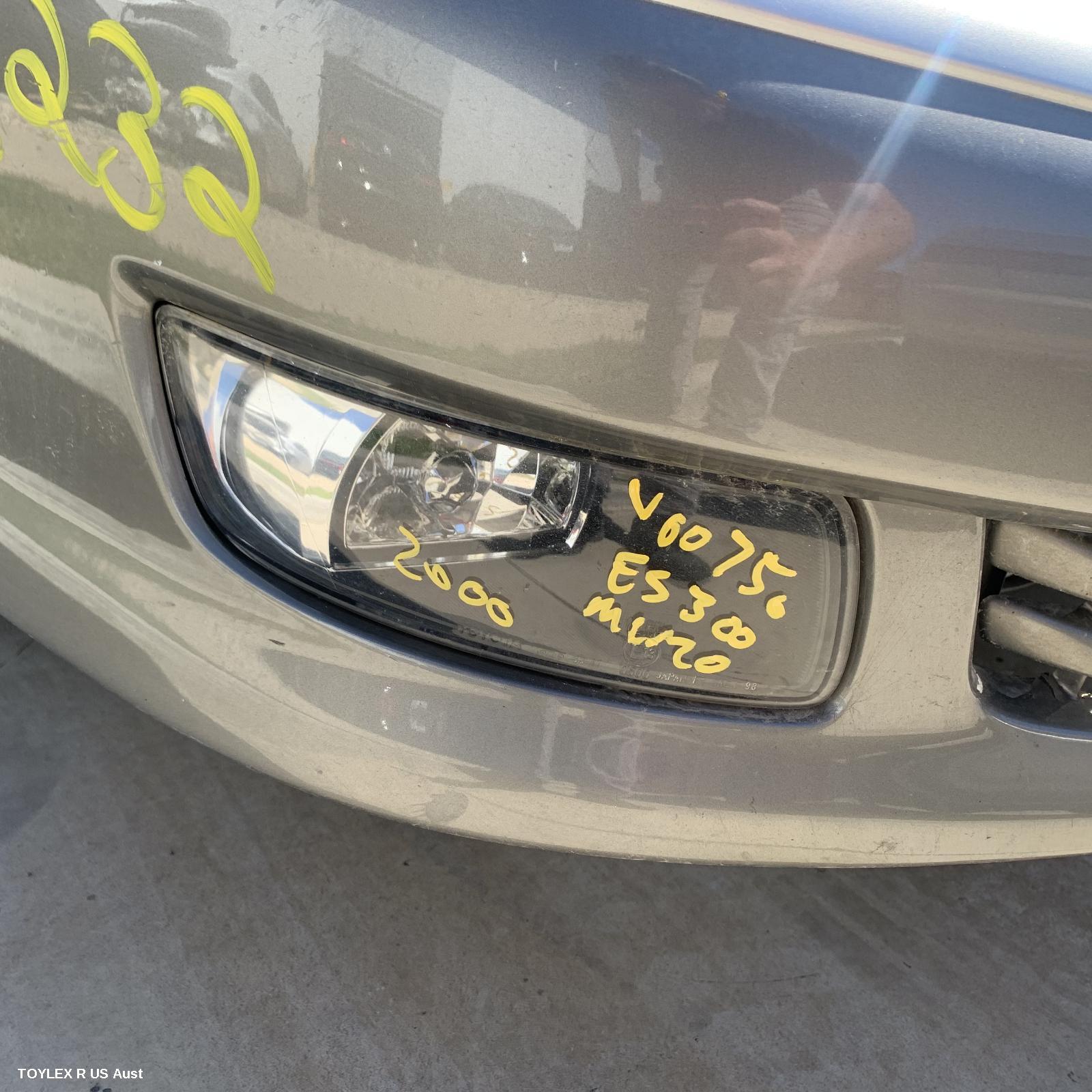 LEXUS ES300 (92-05) 2000 Right Indicator/Fog/Side BUMPER FOGLAMP, MCV20