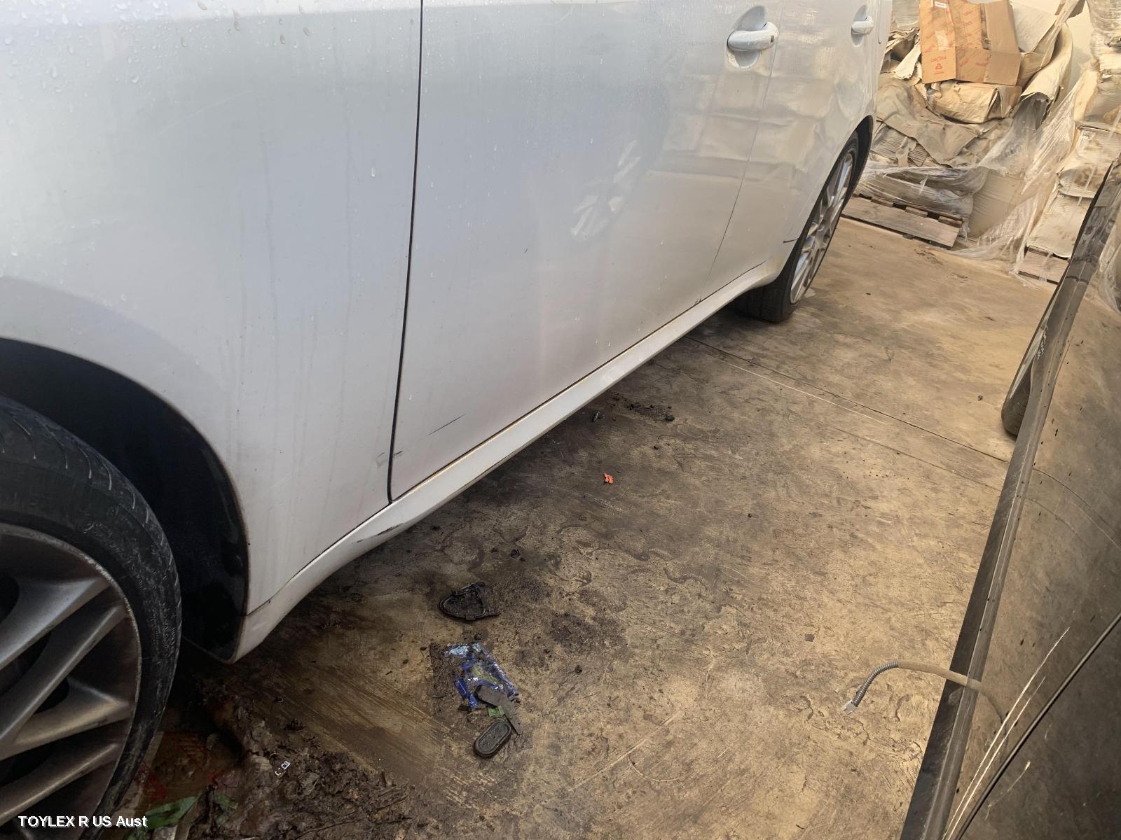 LEXUS IS250/IS250C 2011 Side Step/Skirt GSE20R, LH SIDE