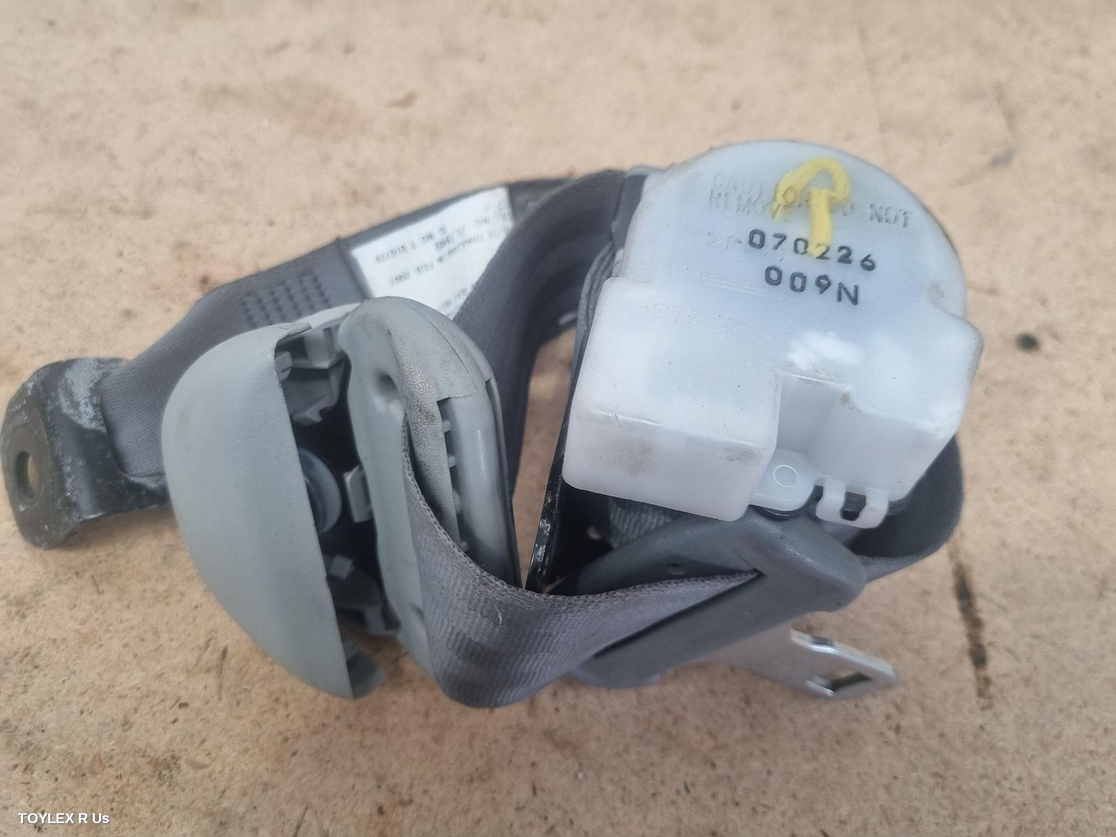 TOYOTA HILUX 2007 Seatbelt/Stalk RH REAR, SEAT BELT ONLY, DUAL CAB, LIGHT GREY