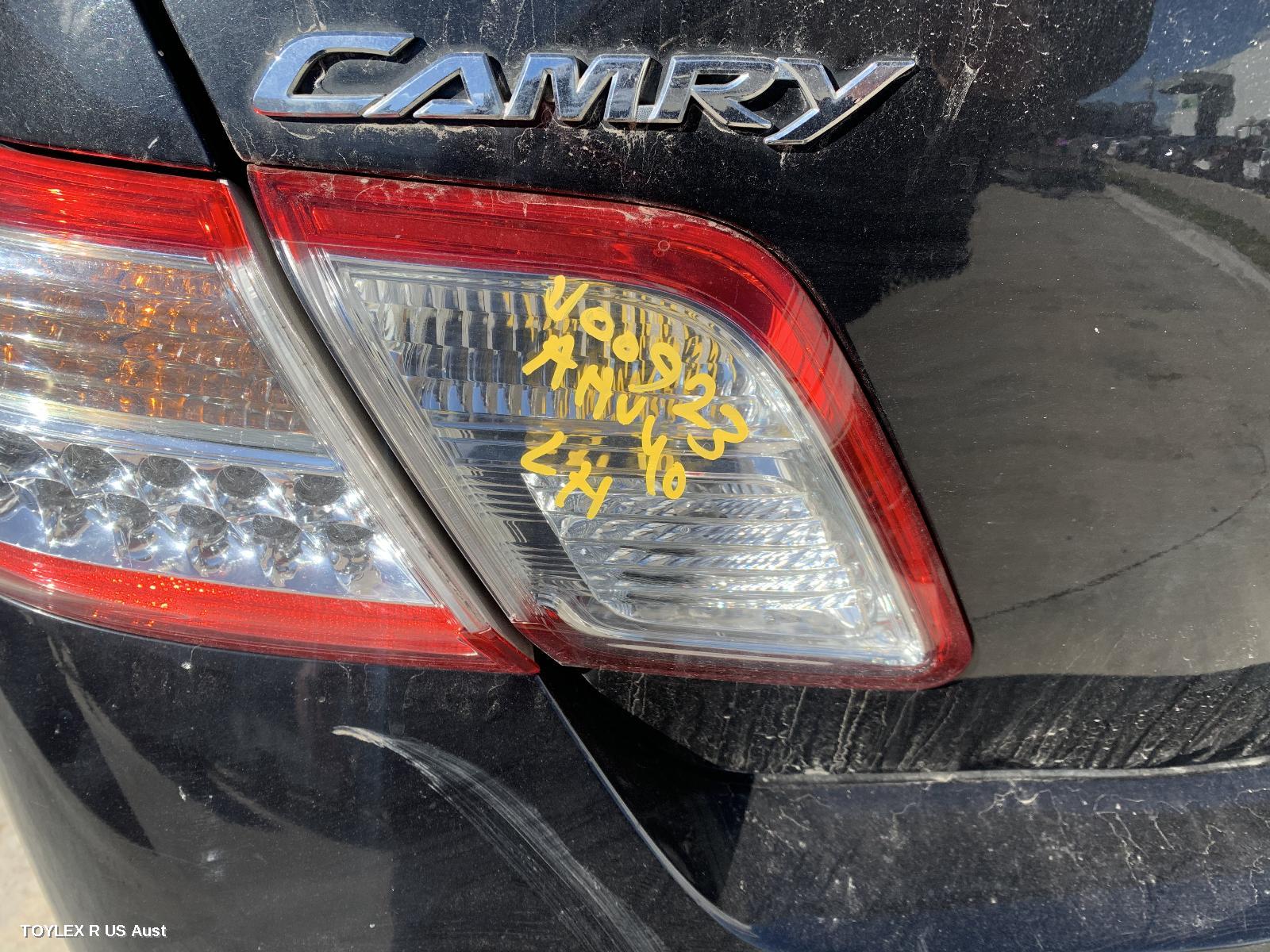 TOYOTA CAMRY 2010 Rear Garnish BOOTLID LAMP (LH SIDE), HYBRID, LED TYPE, AHV40