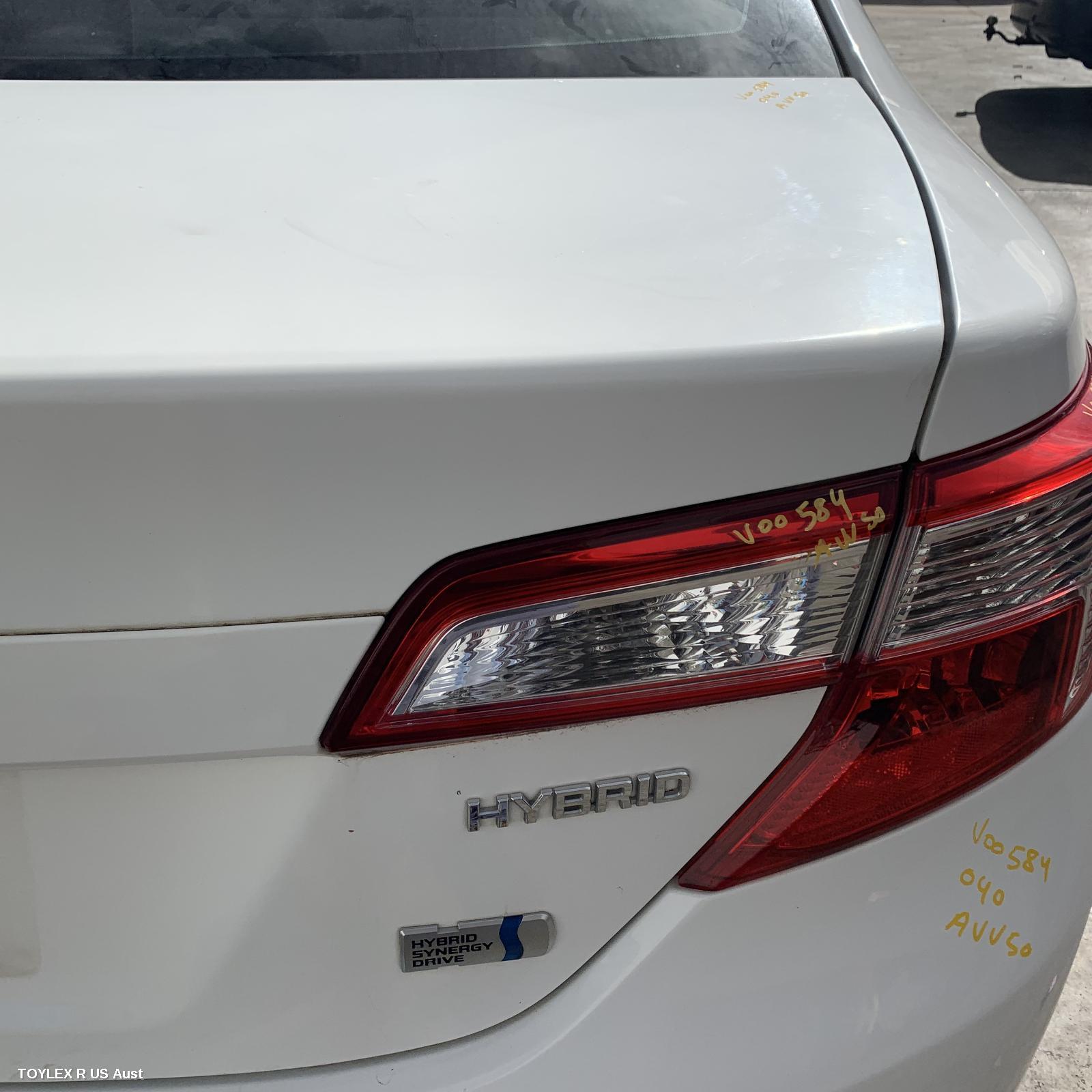 TOYOTA CAMRY 2014 Rear Garnish BOOTLID LAMP (RH SIDE), AVV50, HYBRID