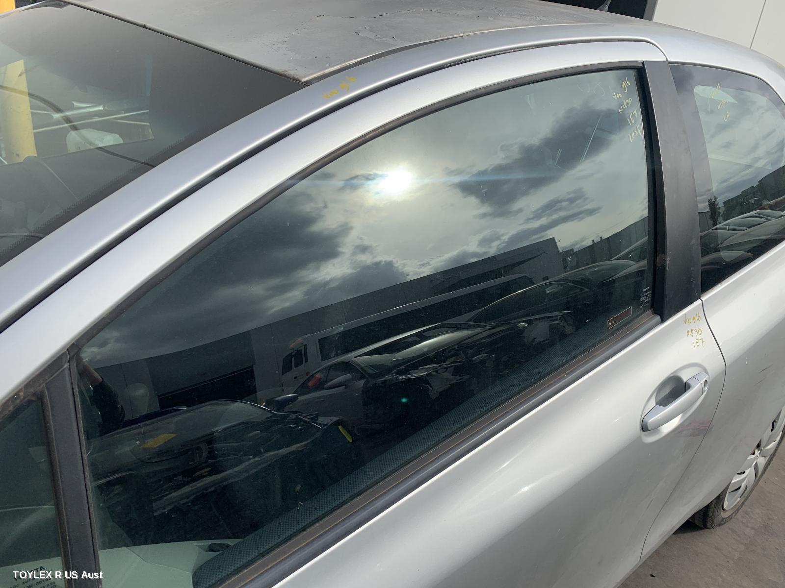 TOYOTA YARIS 2008 Left Front Door Window NCP9#, 3DR HATCH