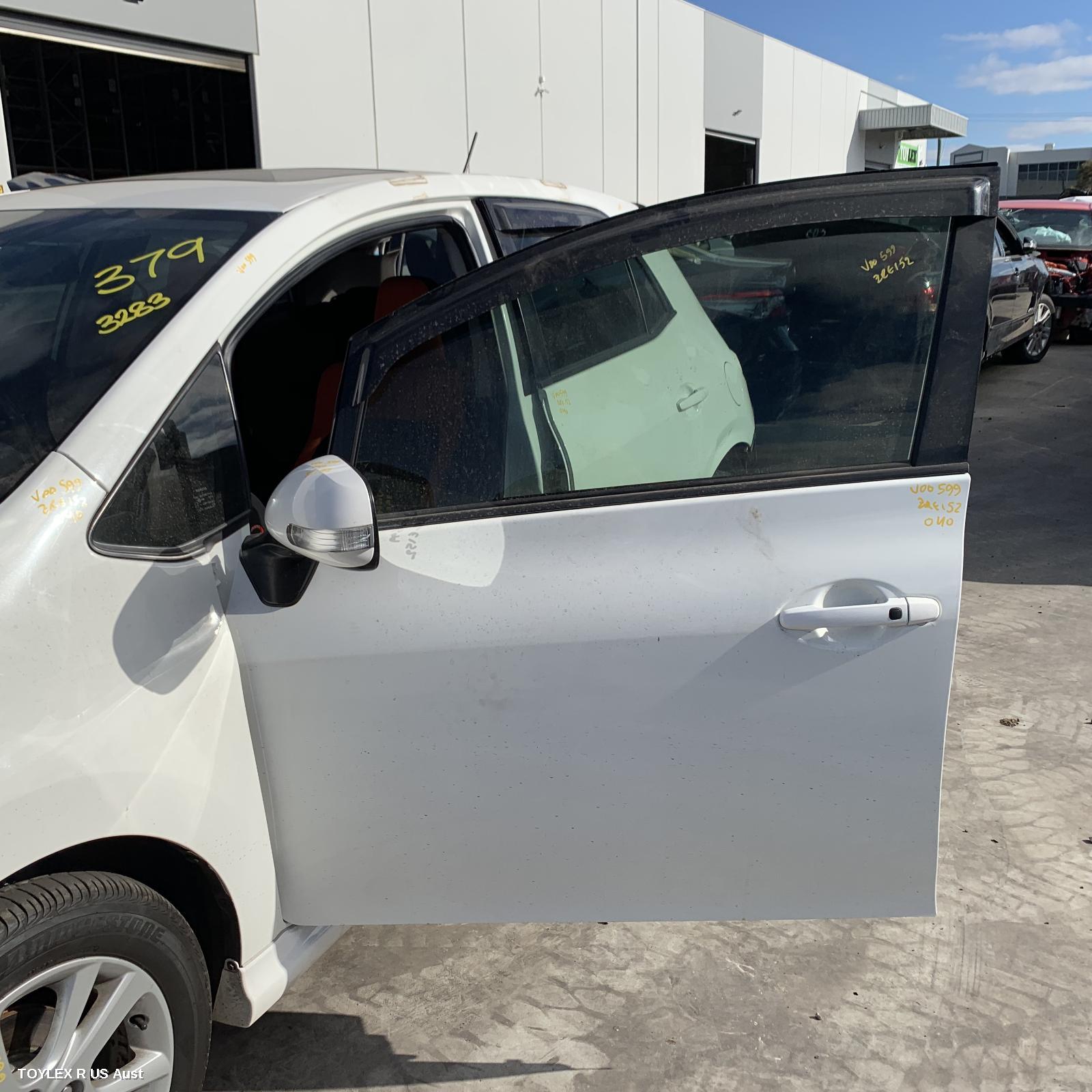 TOYOTA COROLLA 2012 Left Front Door ZRE152R, HATCH