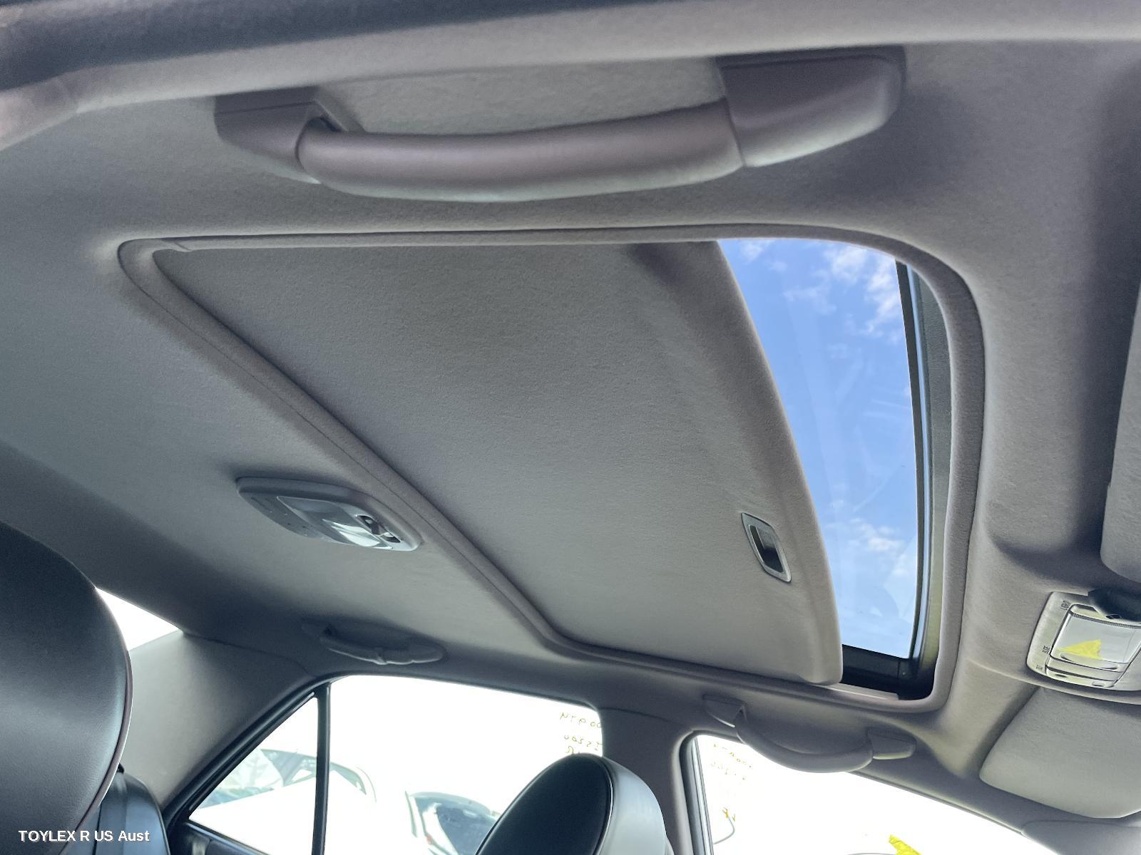 LEXUS IS200/IS300 2003 Roof Glass/Sunroof/T IS200/IS300