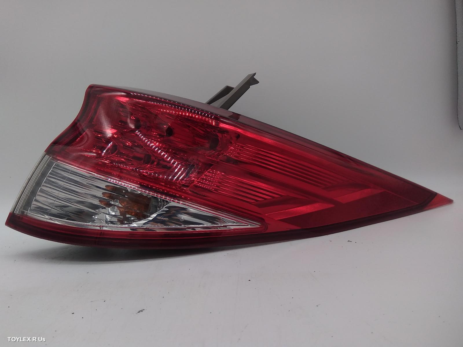 TOYOTA TARAGO 2017 Right Taillight ACR50R
