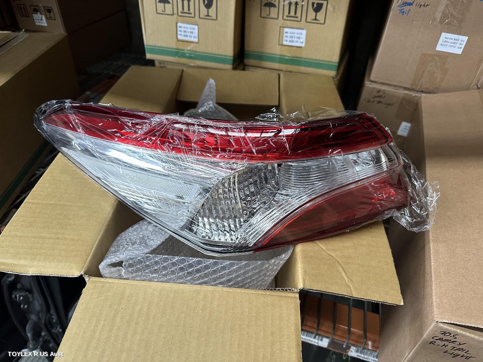 TOYOTA CAMRY 2018 Left Taillight XV70, IN BODY, NON LED TYPE