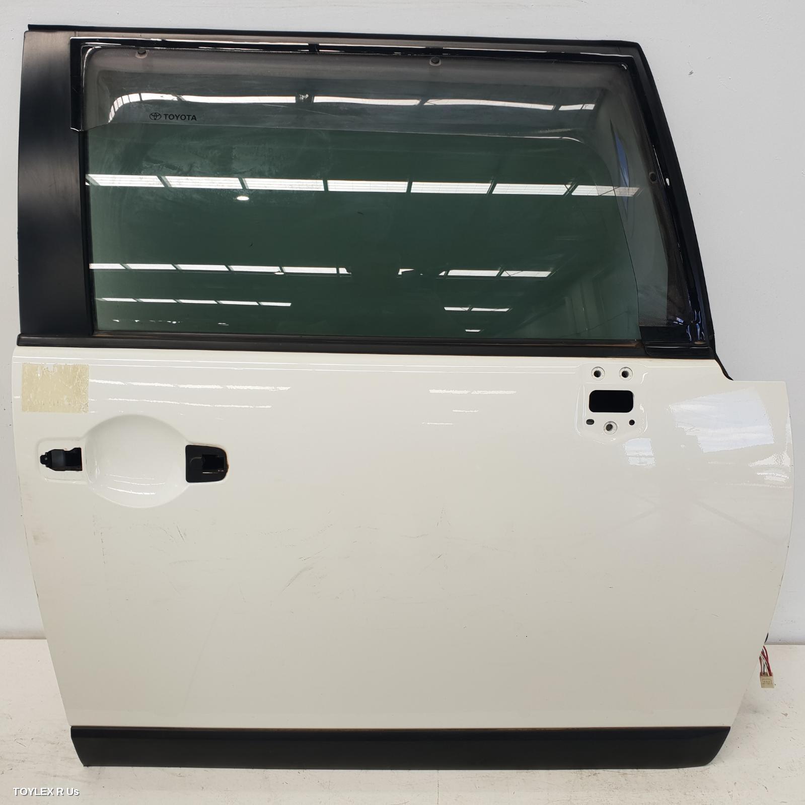 TOYOTA FJ CRUISER 2014 Right Front Door GSJ15R