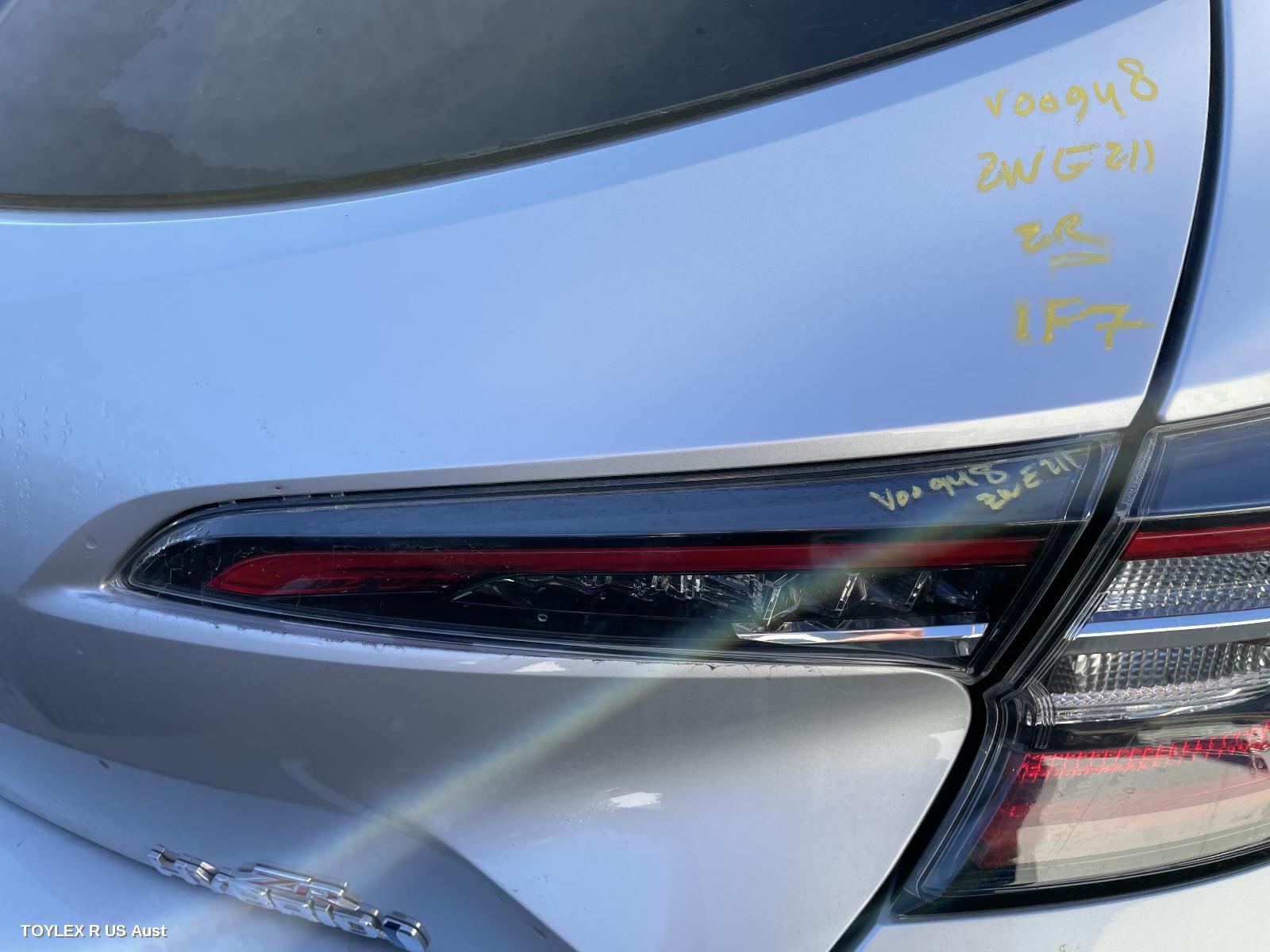 TOYOTA COROLLA 2020 Rear Garnish TAILGATE LAMP (RH SIDE), E210, HATCH/WAGON