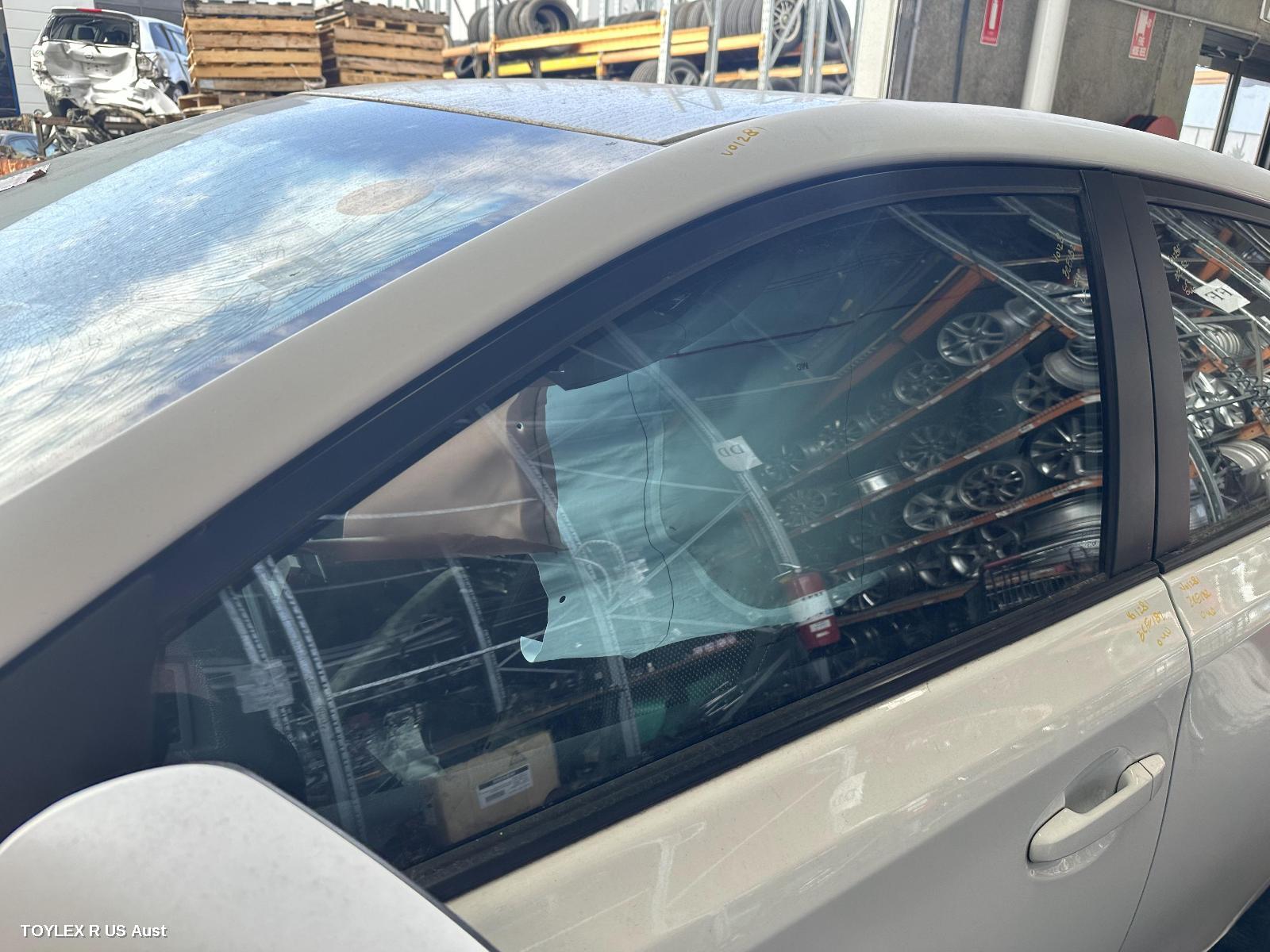 TOYOTA COROLLA 2015 Left Front Door Window ZRE182R